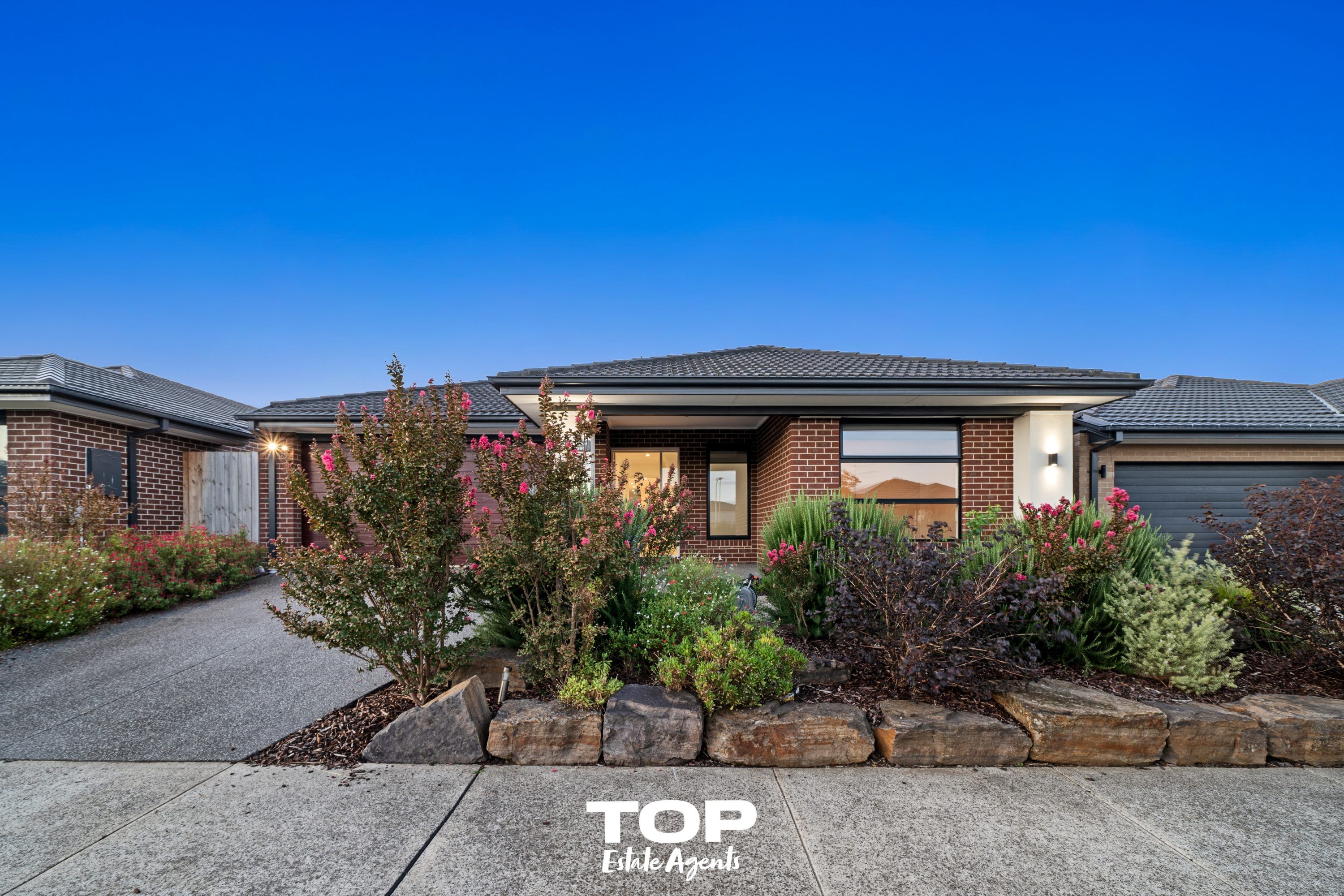 32 Blackhazel Crescent, Clyde North - Thumbnail 3