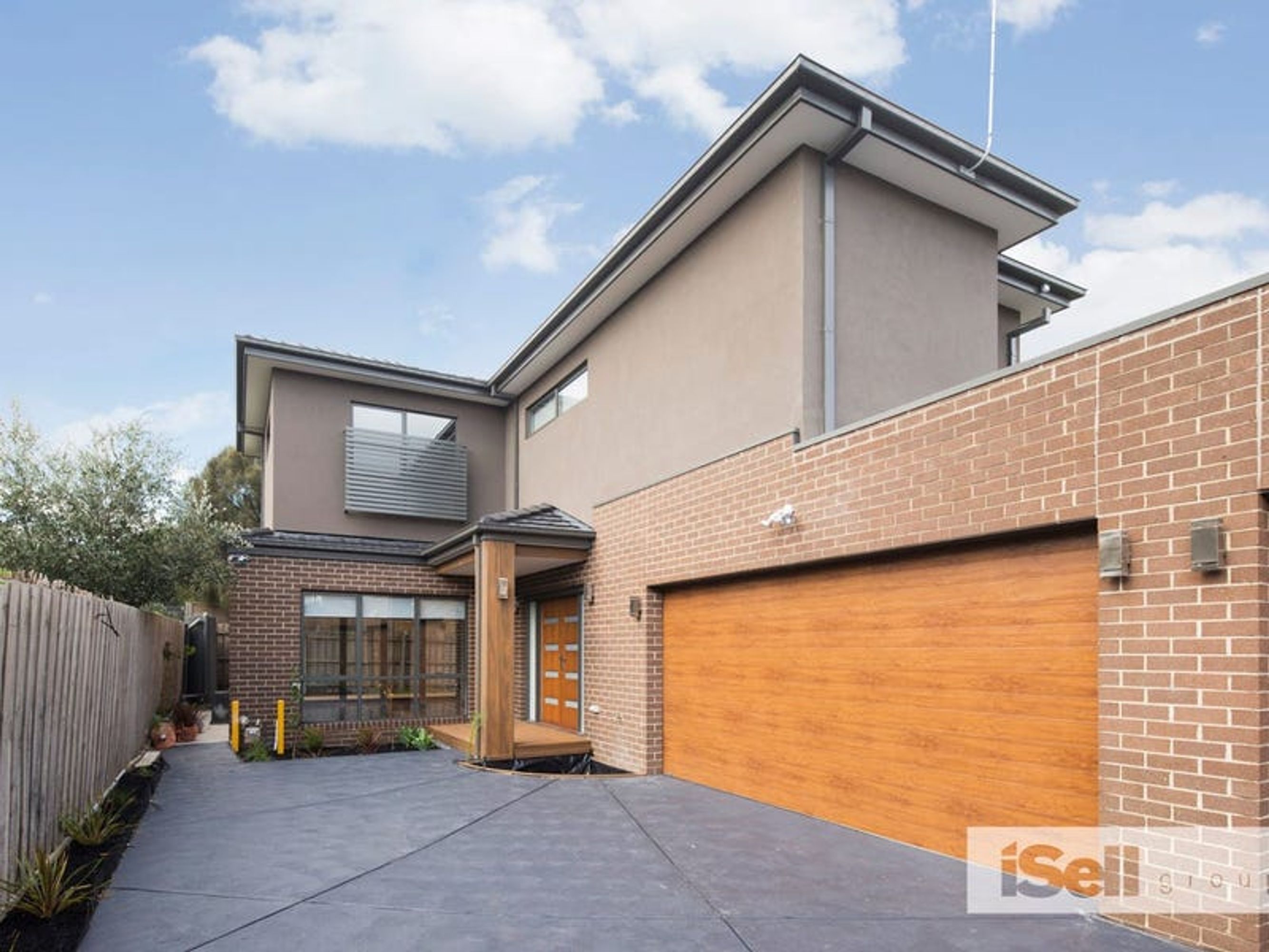 2/82 Station Street