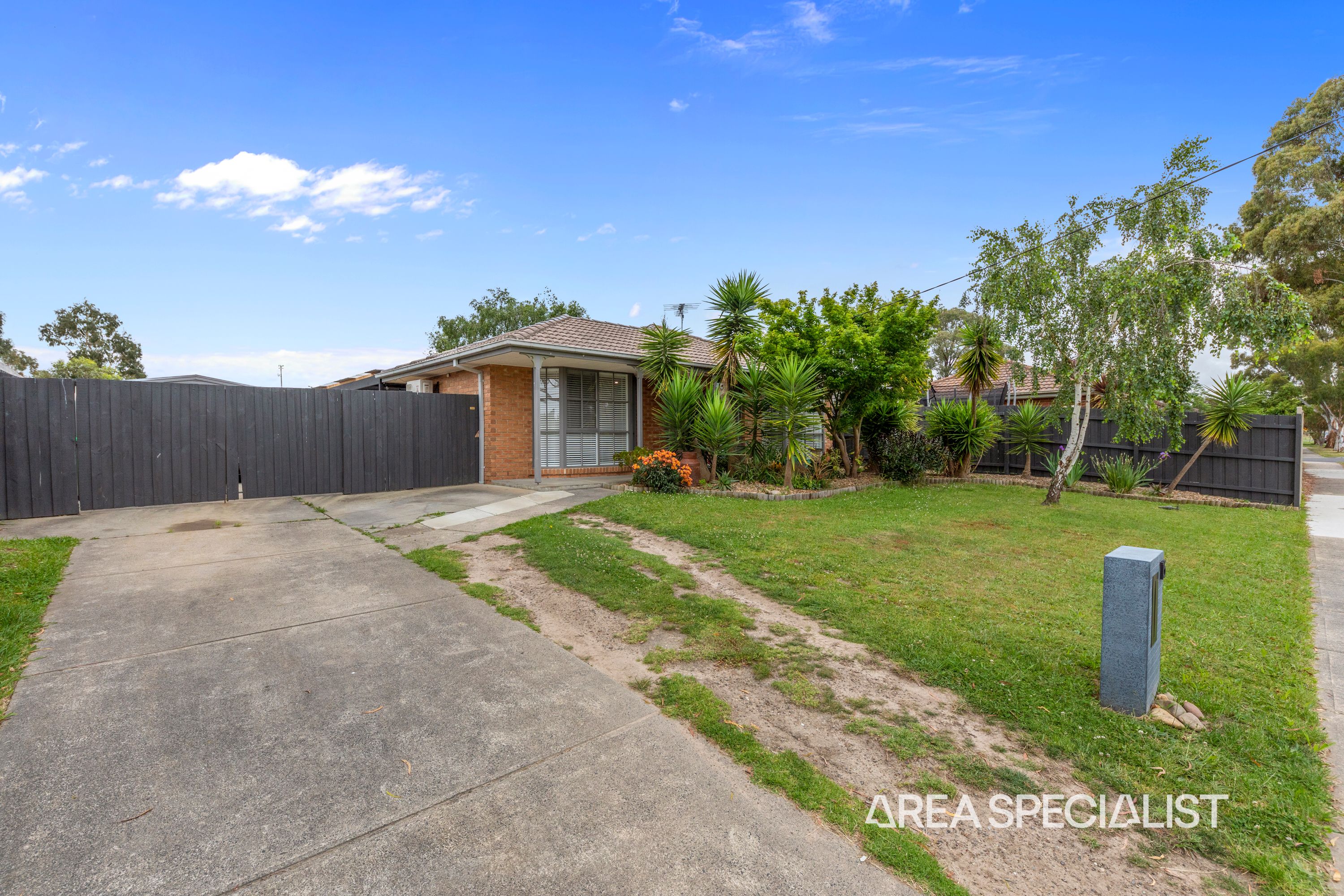 15 Dunbarton Drive, Pakenham - Thumbnail 3