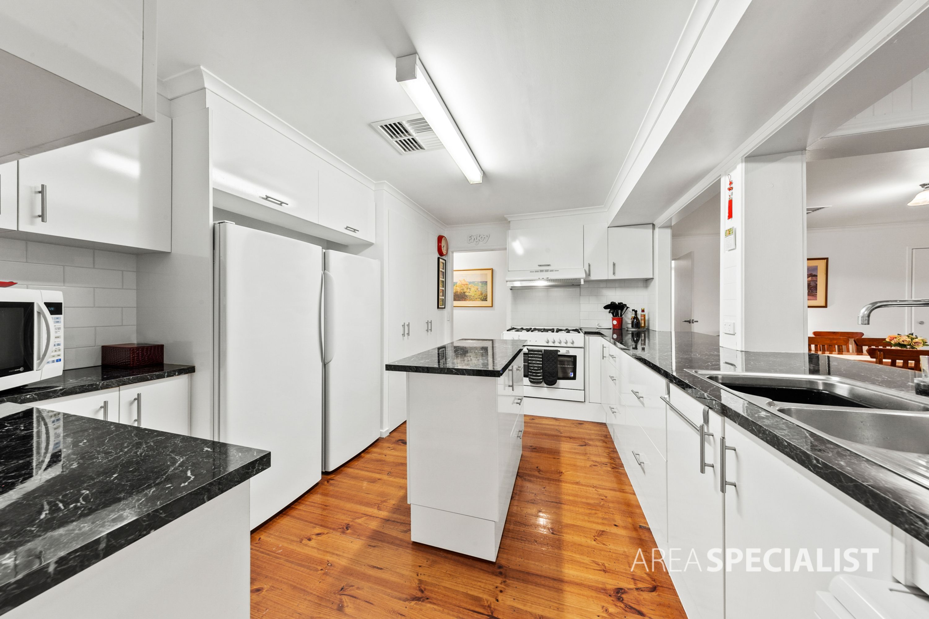 6 Kamo Court, Taylors Lakes VIC 3038, Taylors Lakes - Thumbnail 4