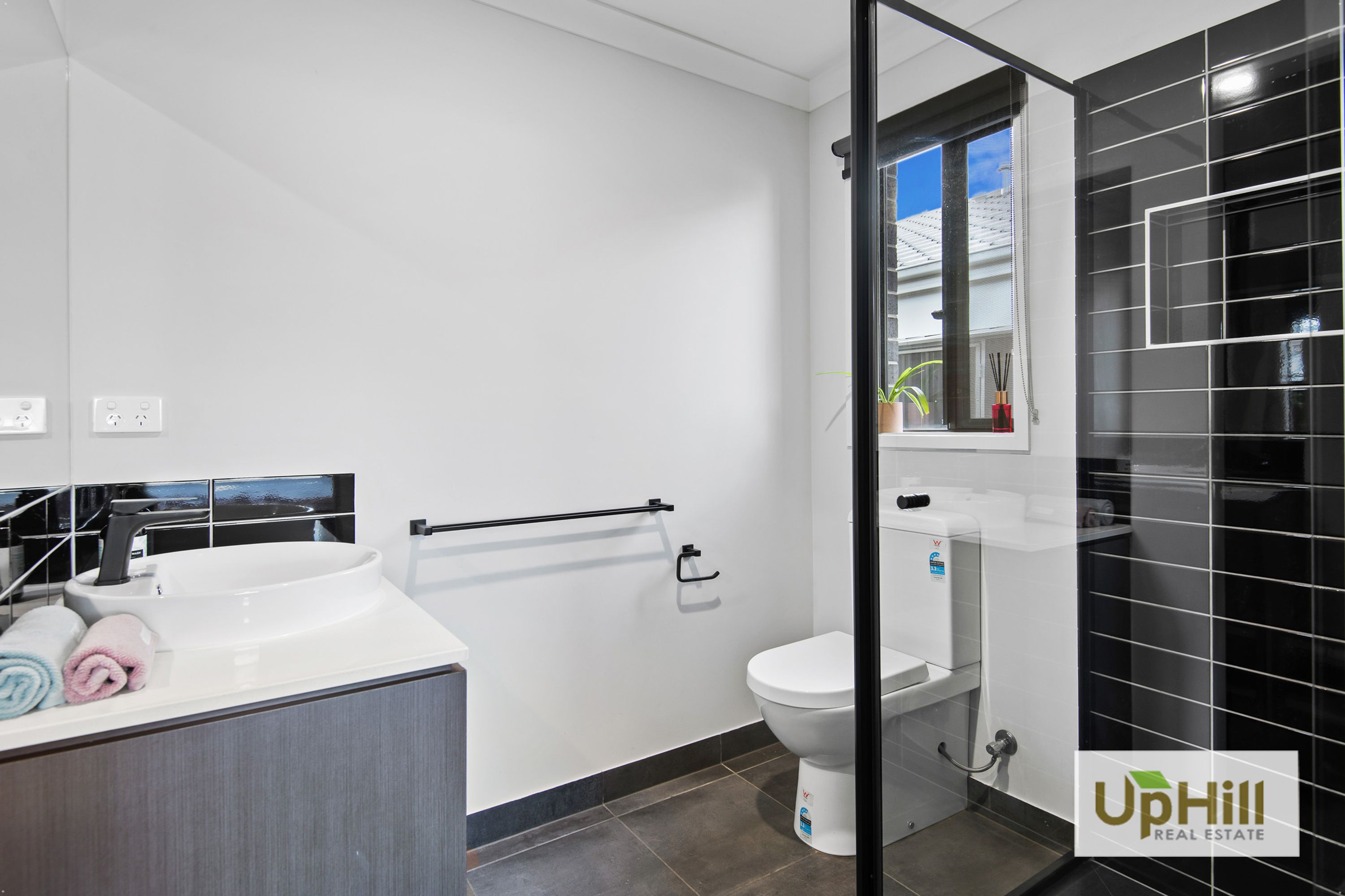 1 Dove Lane, Clyde North - Thumbnail 3