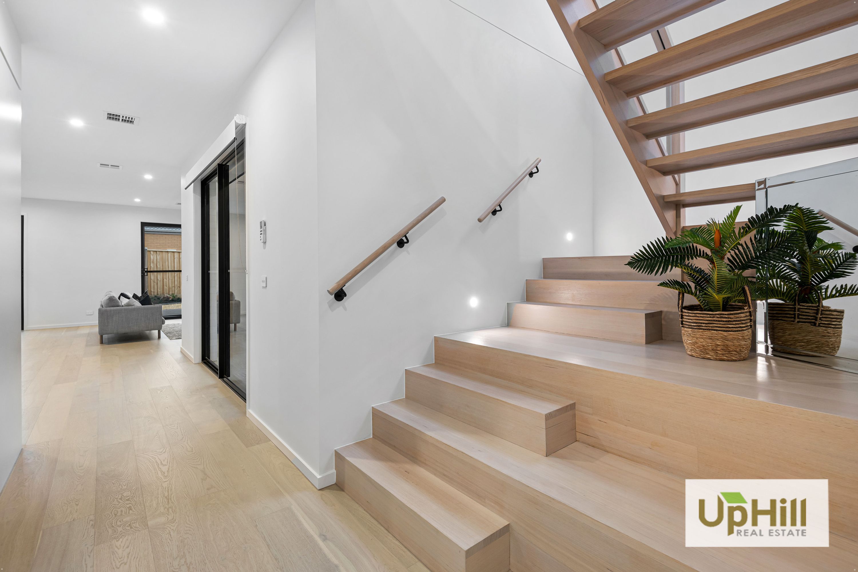 18 Vielo Circuit, Clyde North - Thumbnail 4