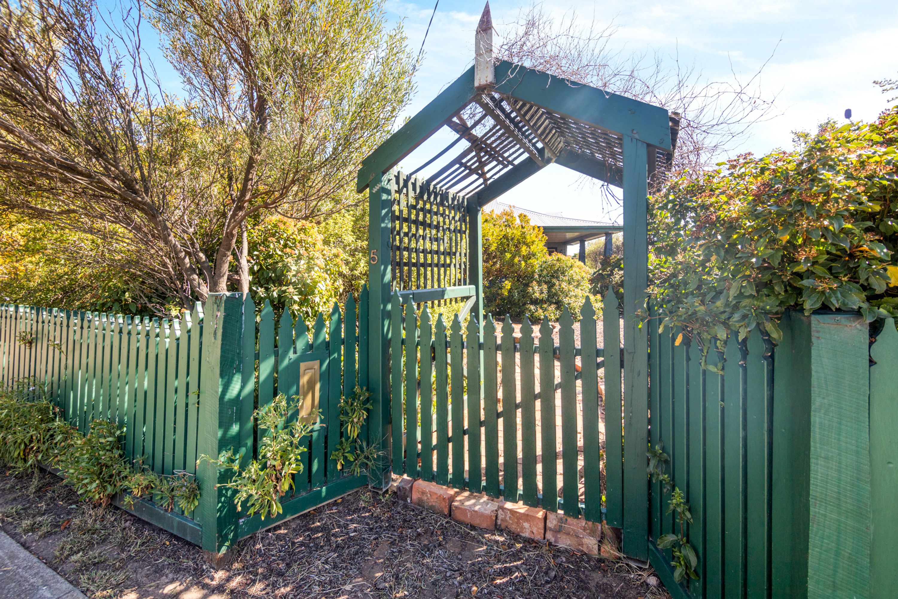 5 Arnold Street, Horsham VIC 3400, Horsham - Thumbnail 2