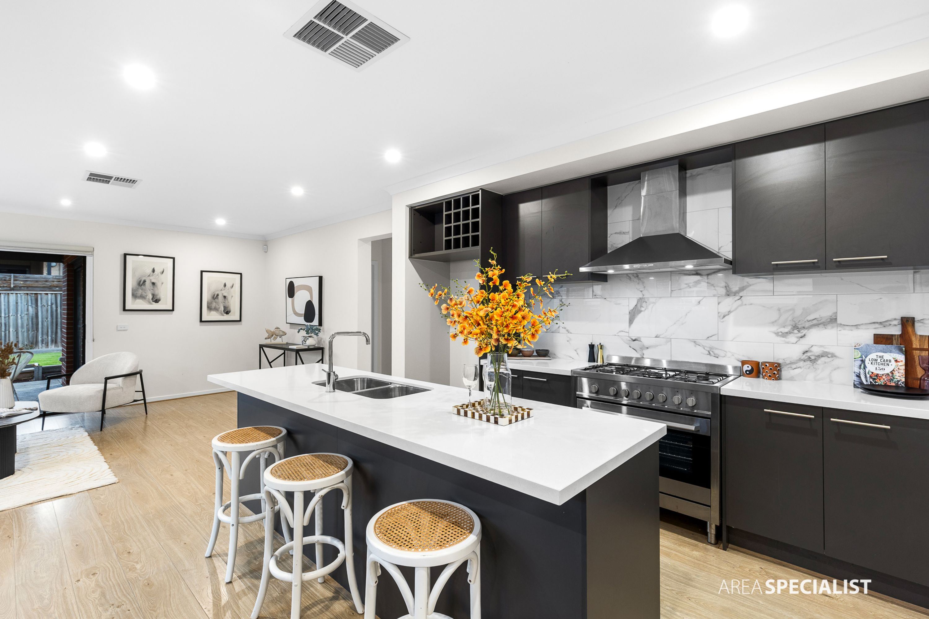 10 Haniper Grove, Werribee, Werribee - Thumbnail 8