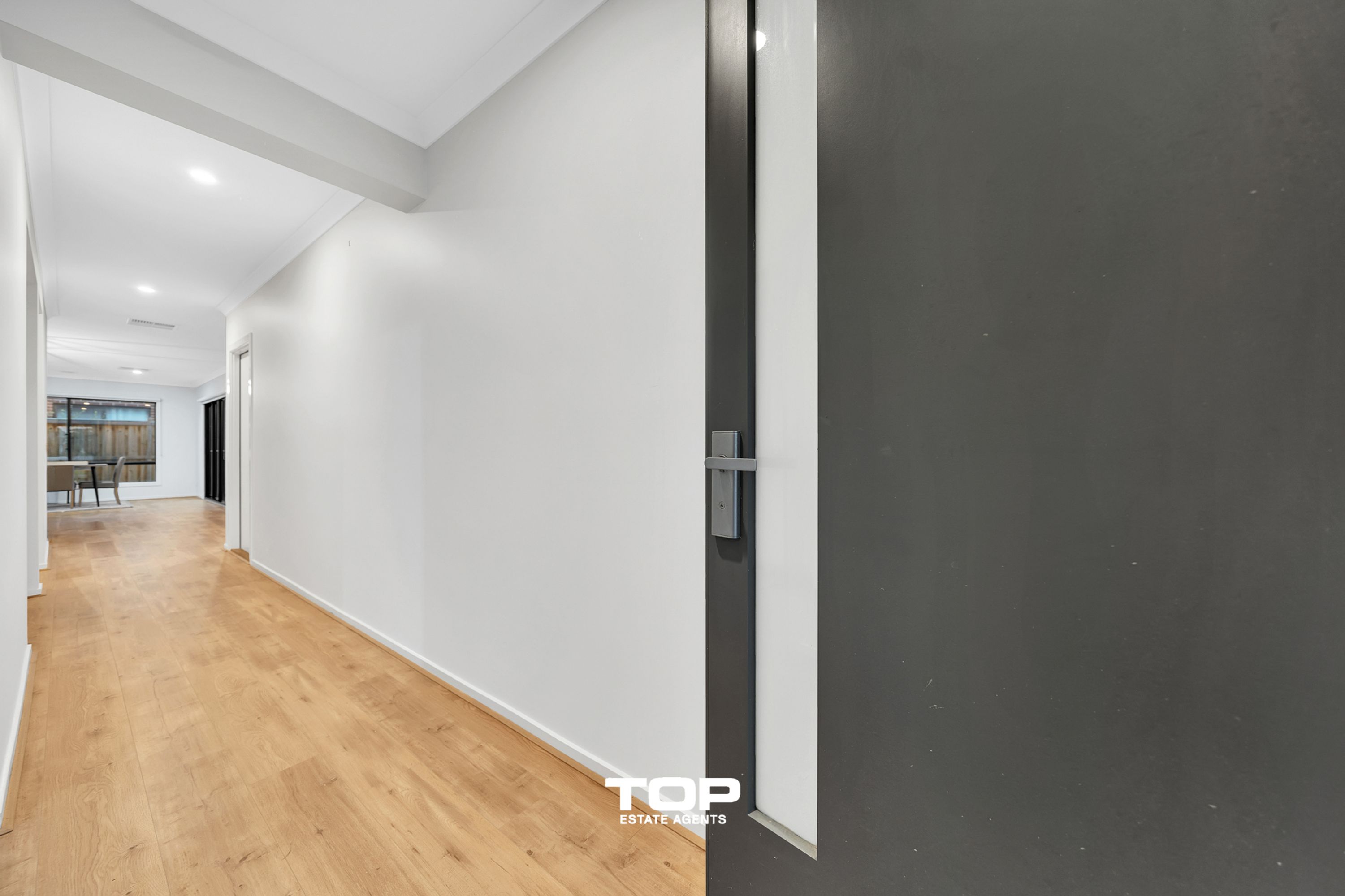 7 Boyce Circuit, Clyde North - Thumbnail 4