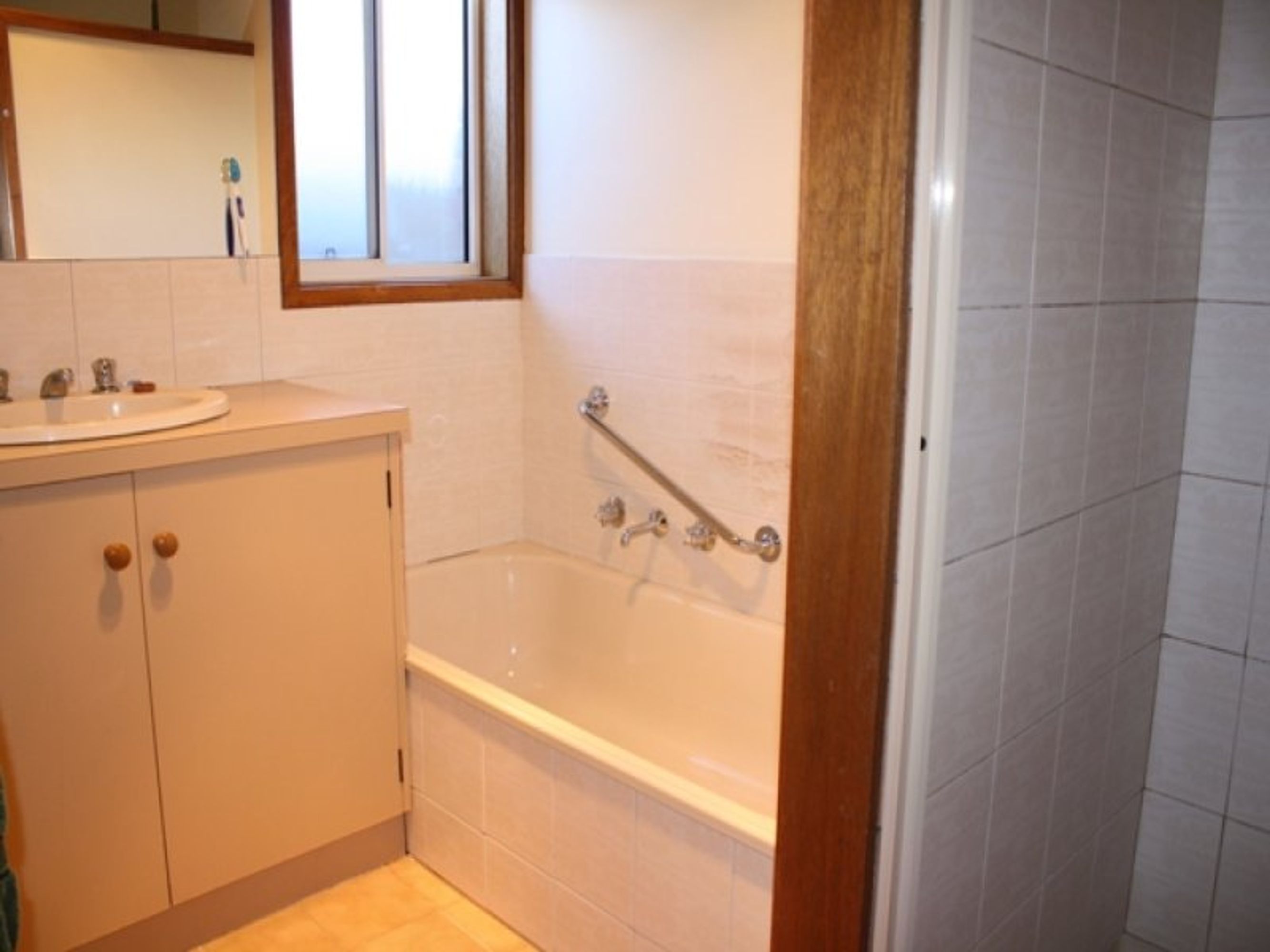 3/10 Robinson Street, Horsham VIC 3400, Horsham - Thumbnail 2
