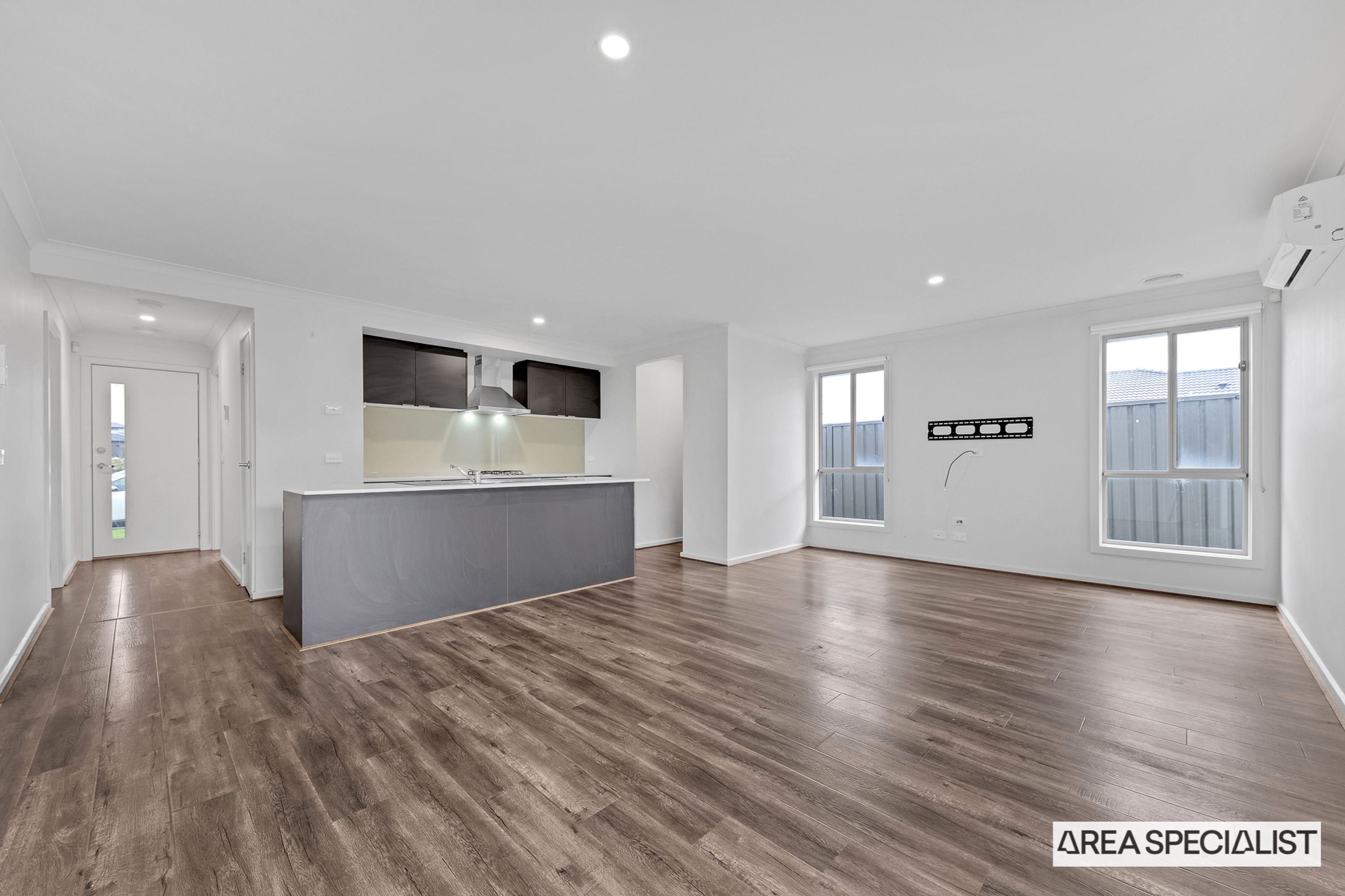 5 Hutton Road, Werribee, Werribee - Thumbnail 2