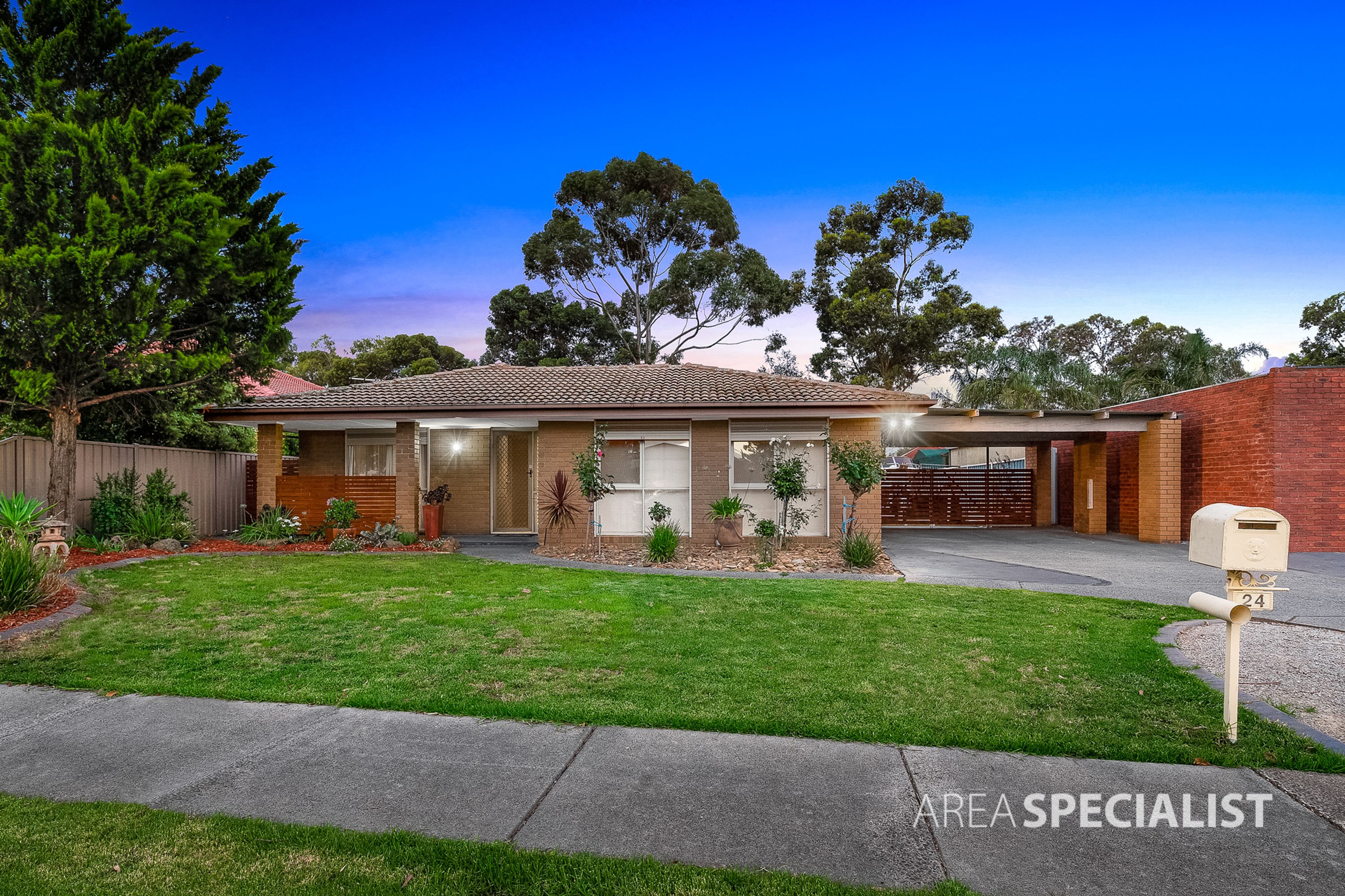24 Boston Crescent, Keilor Downs VIC 3038, Keilor Downs - Thumbnail 2