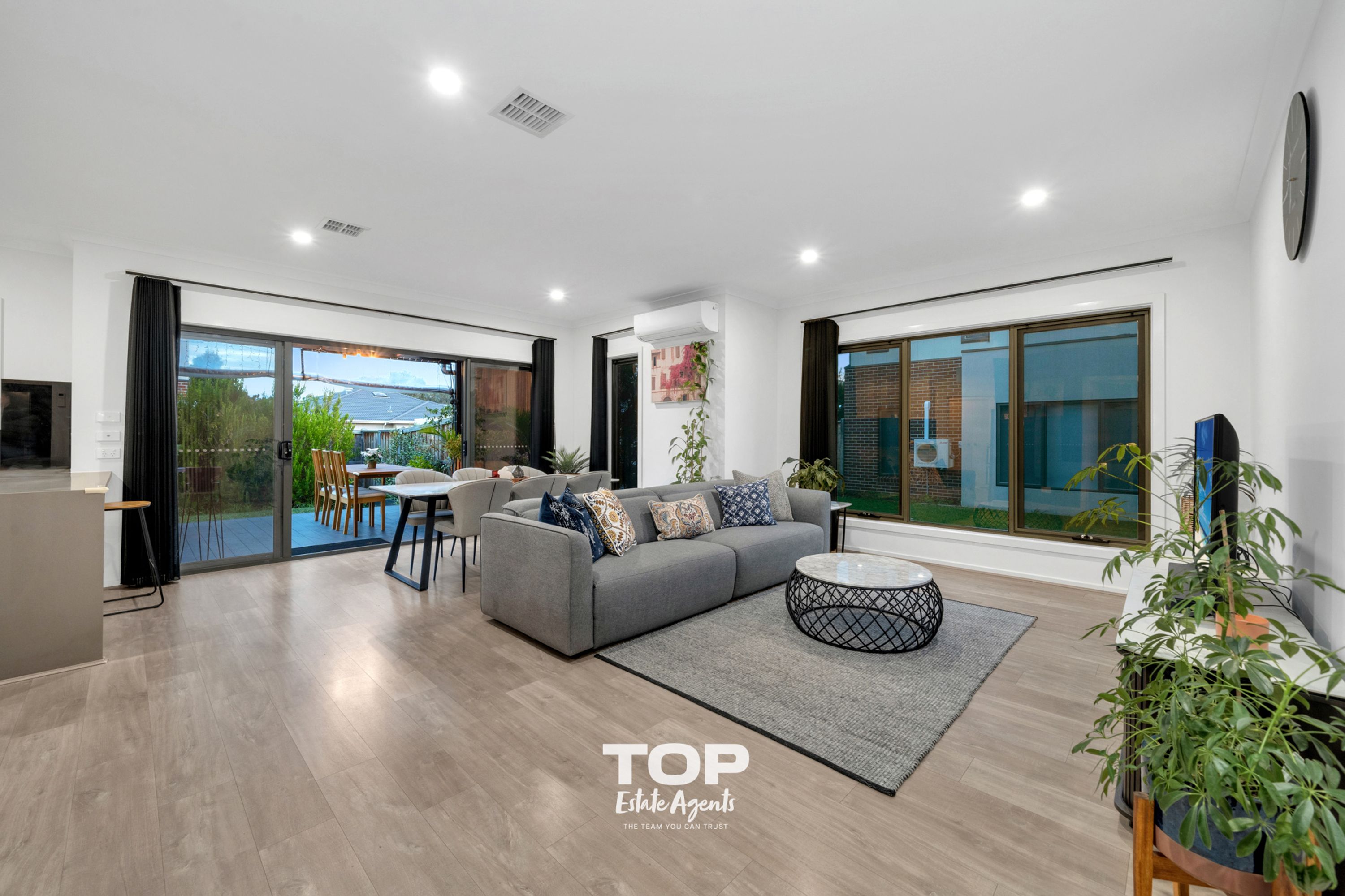 8 Manzanilla Way, Lynbrook - Thumbnail 3