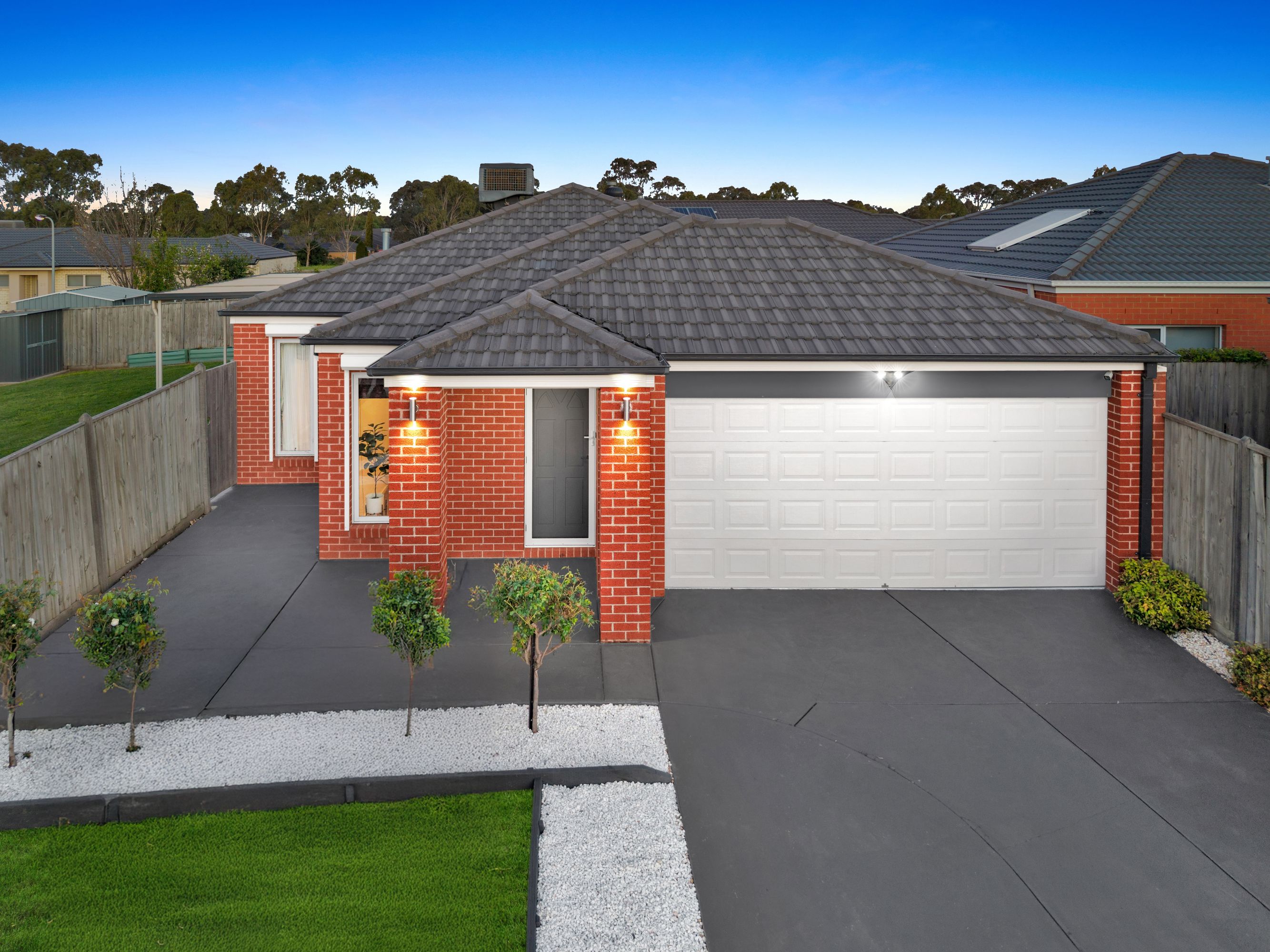 6 Kinkade Close, Cranbourne East - Image 1