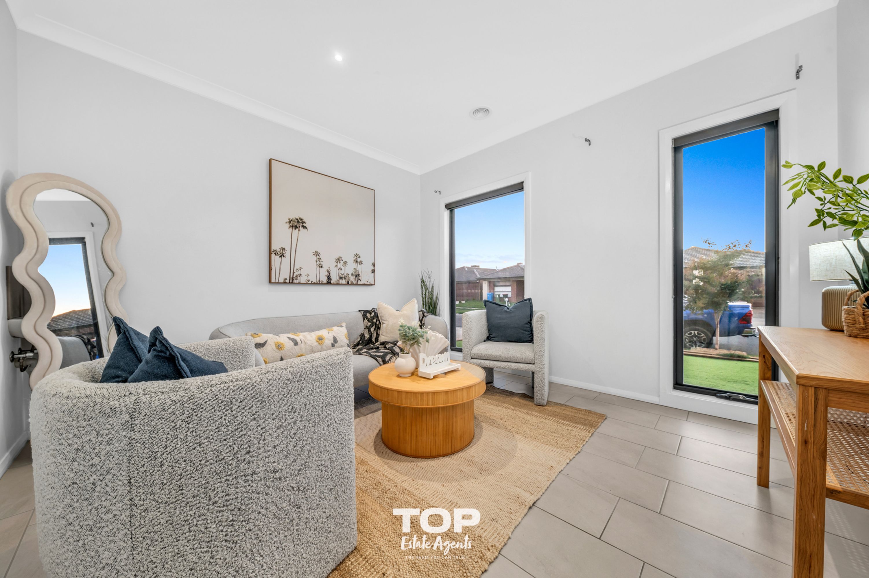 7 Janessa Drive, Clyde North - Thumbnail 4