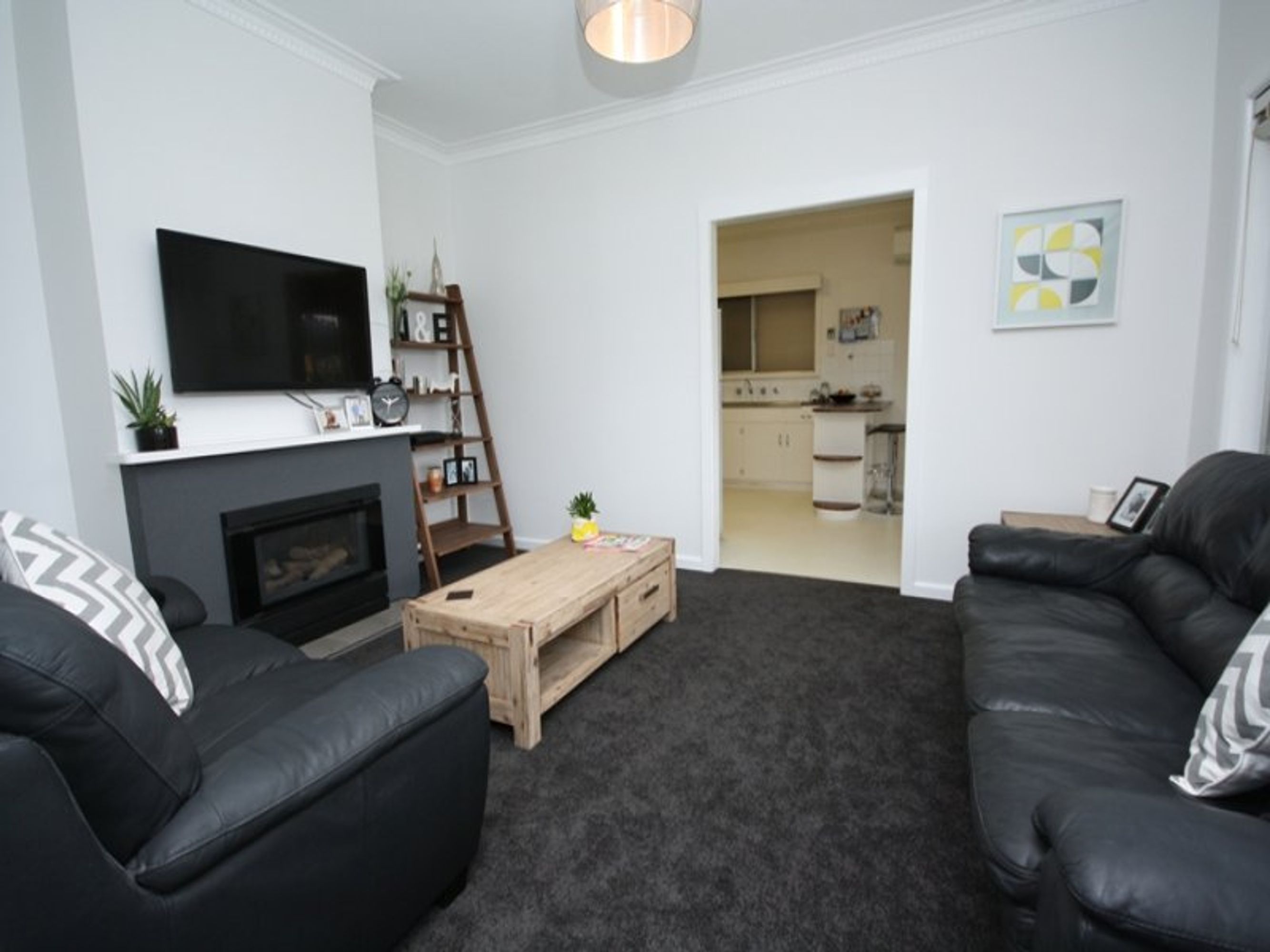 11 Hillary Street, Horsham VIC 3400, Horsham - Thumbnail 2