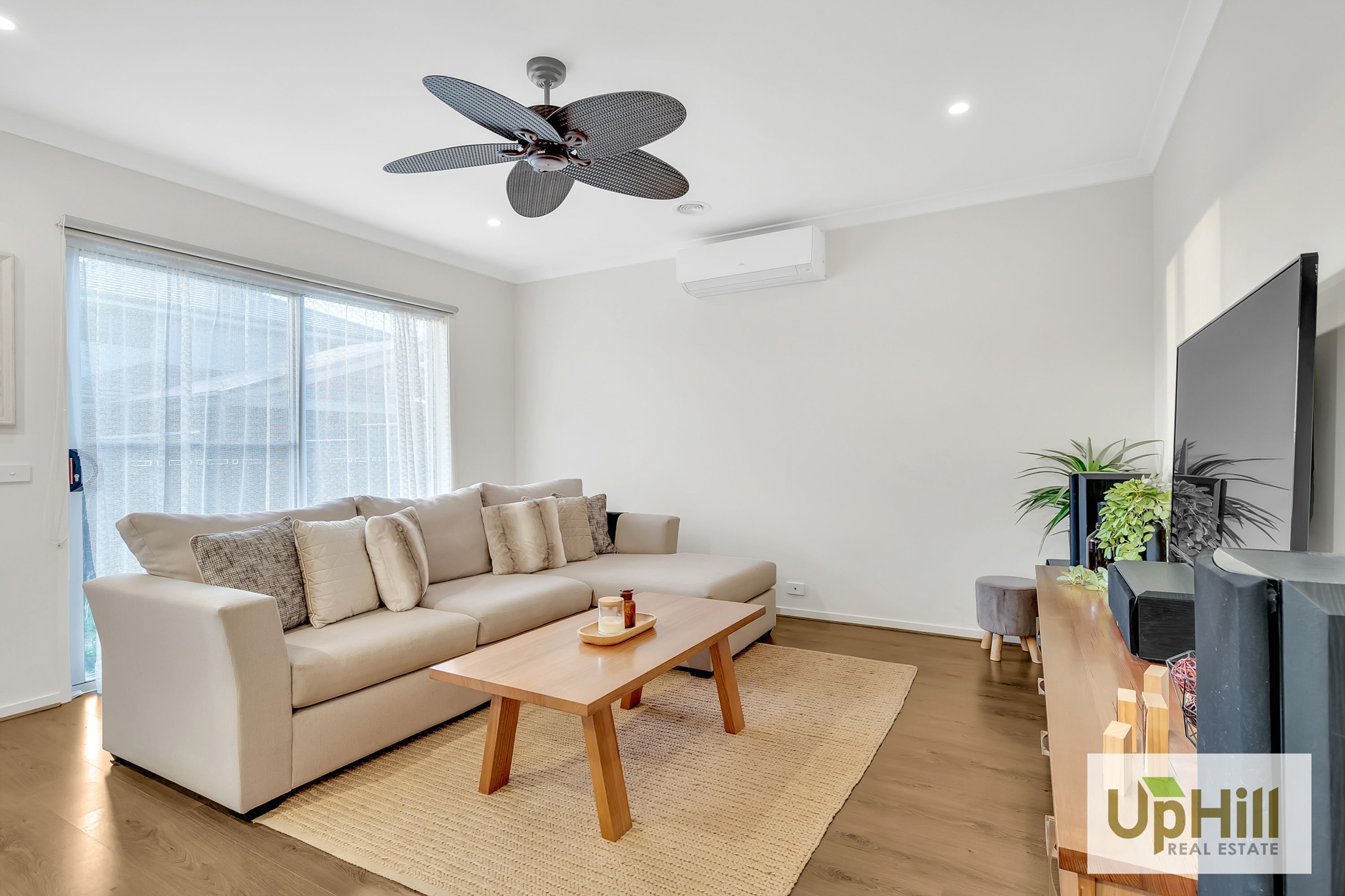 13 WESTPHALIAN RISE, Clyde North - Thumbnail 5