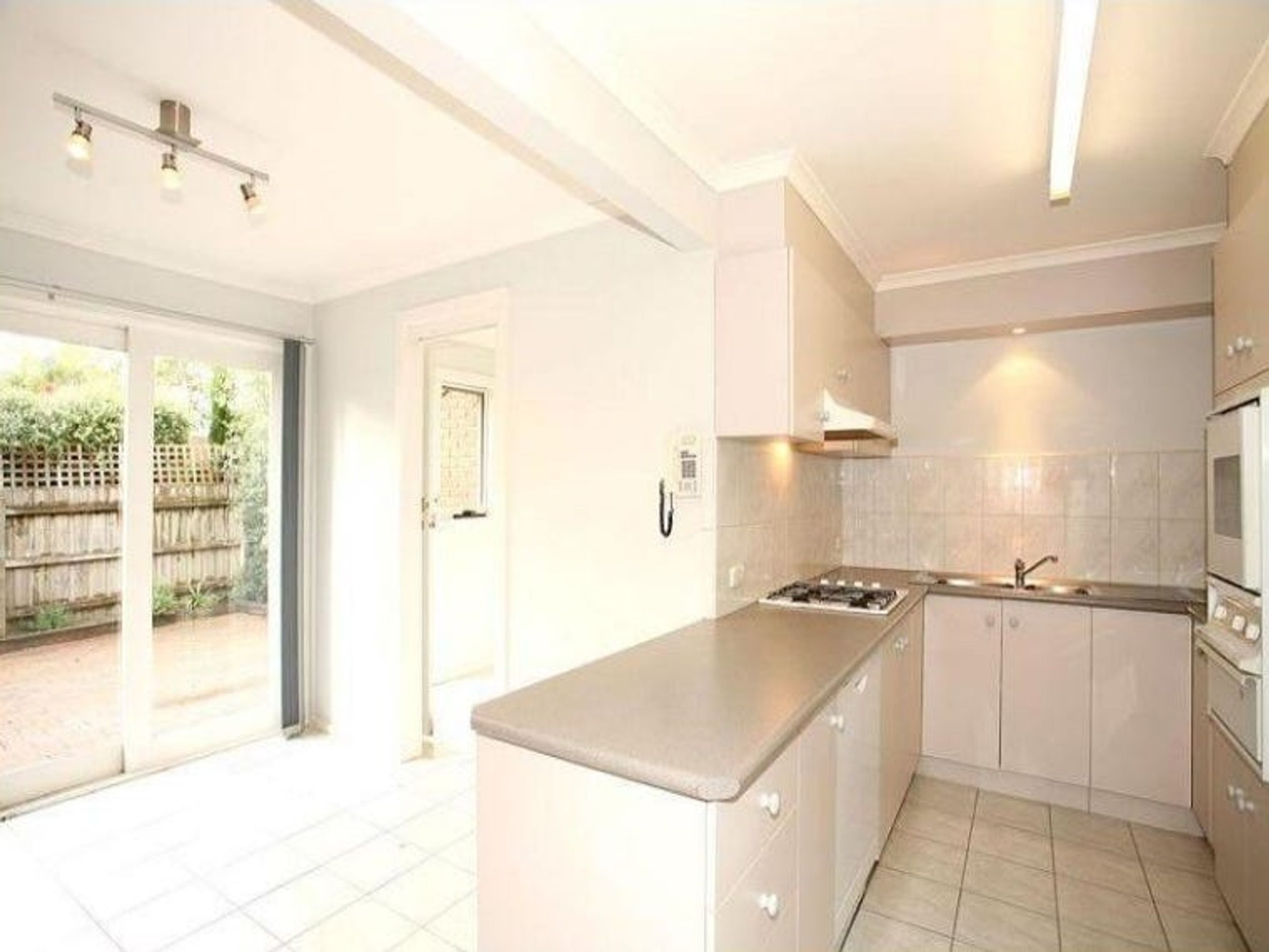 4/20 Springvale Road, Nunawading - Thumbnail 3