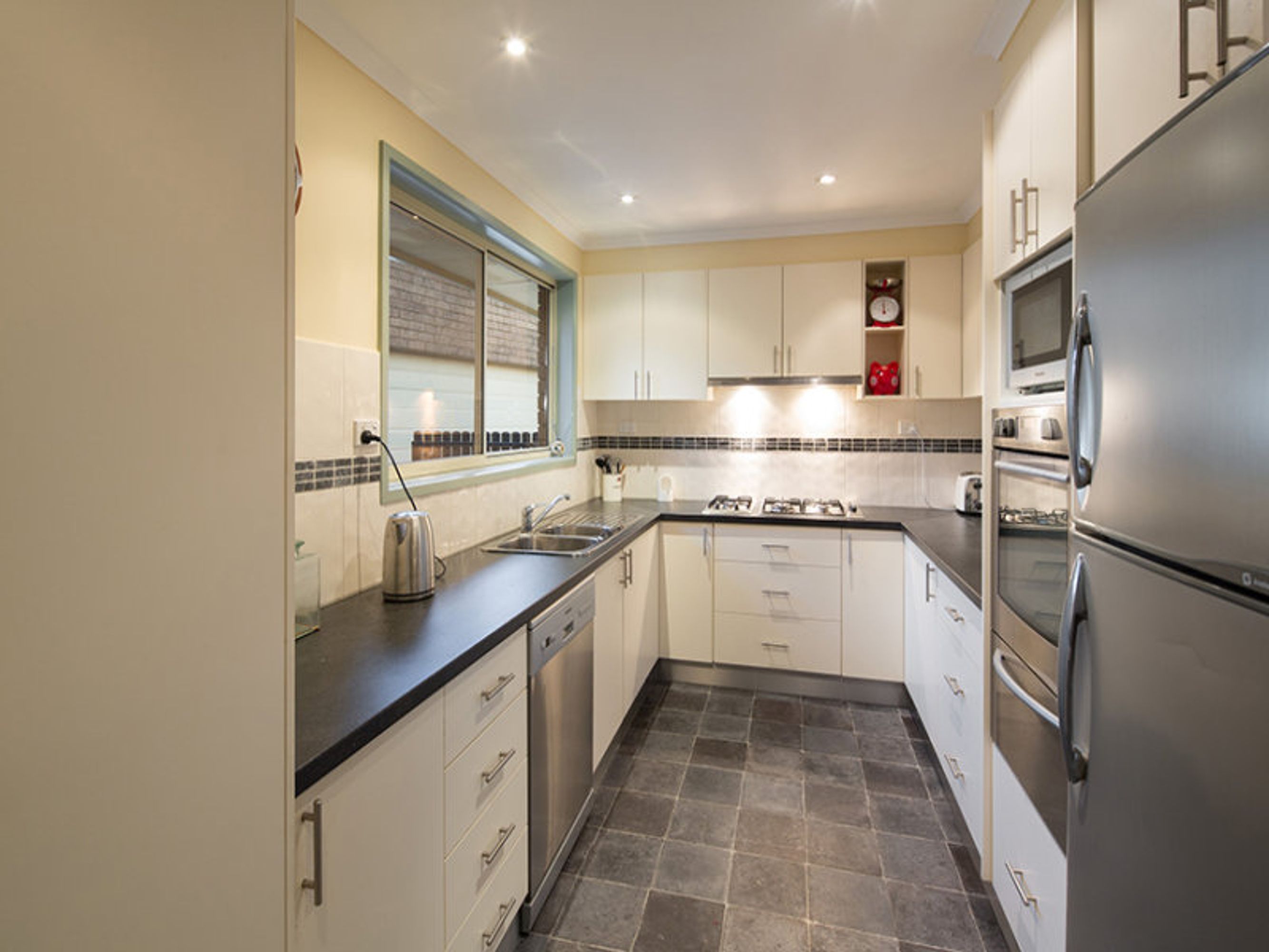 2 Taylor Court, Dandenong North - Thumbnail 5