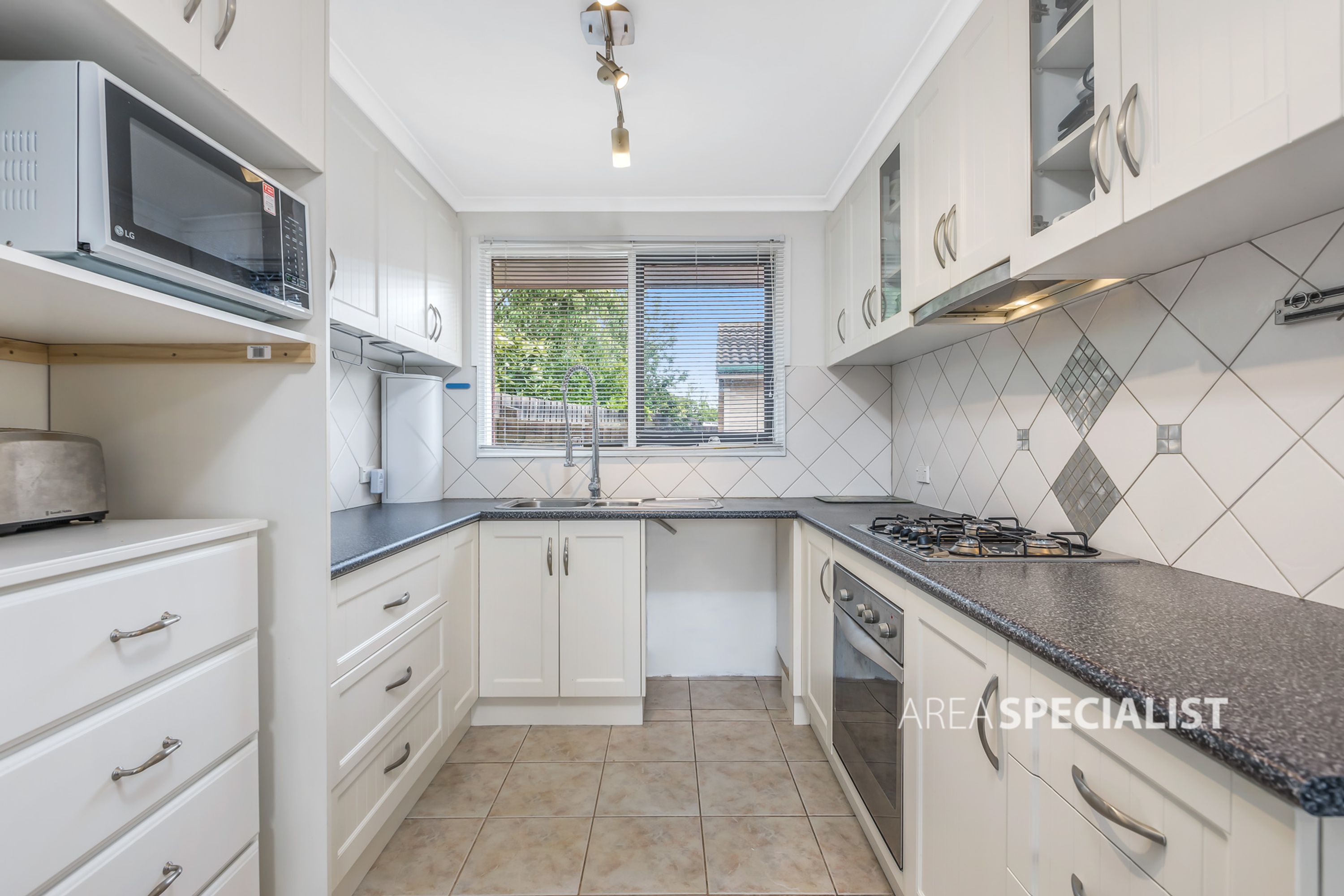 60 Willow Drive, Hampton Park, Hampton Park - Thumbnail 3