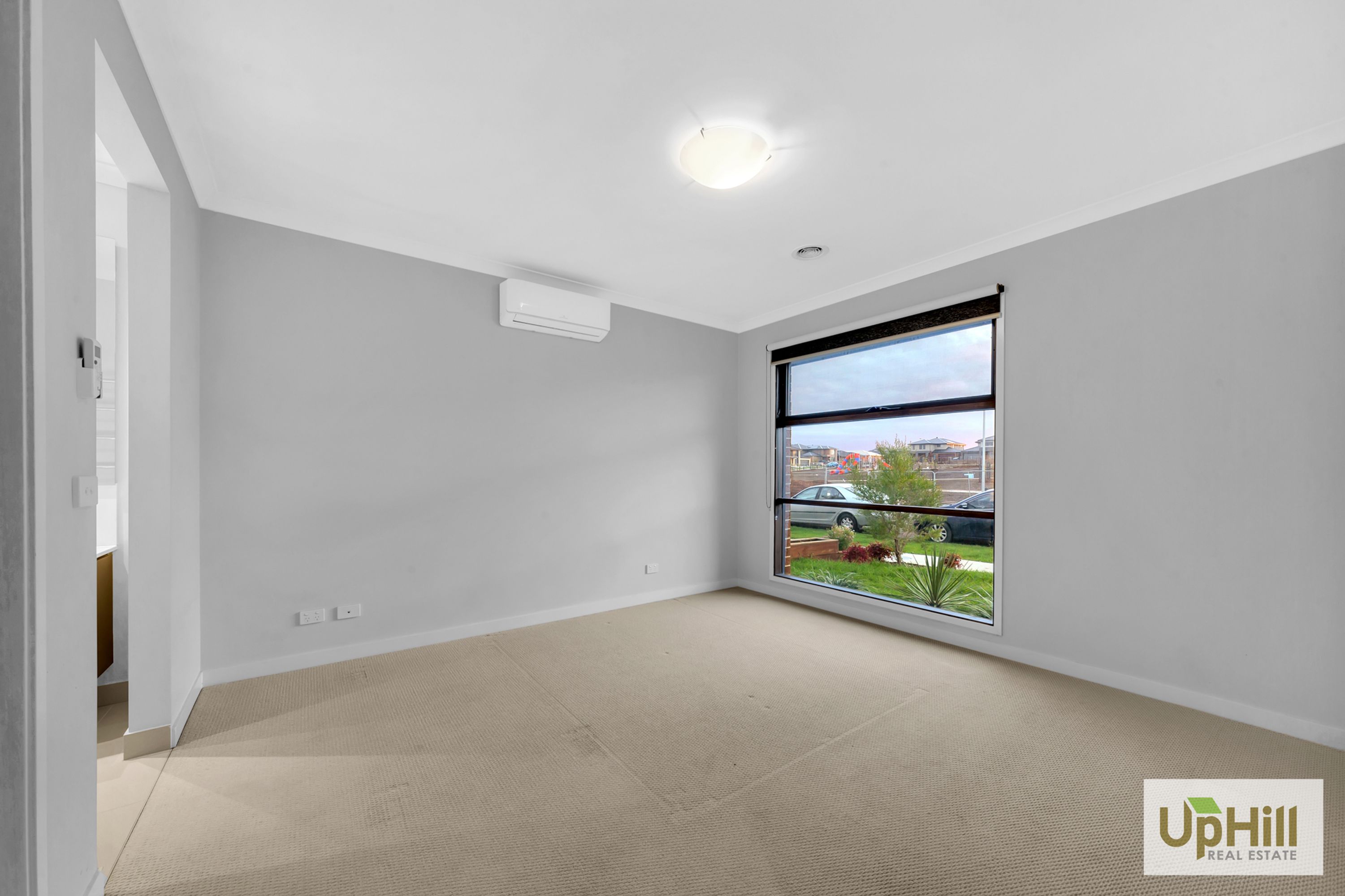 17 Blundy boulevard, Clyde North - Thumbnail 2