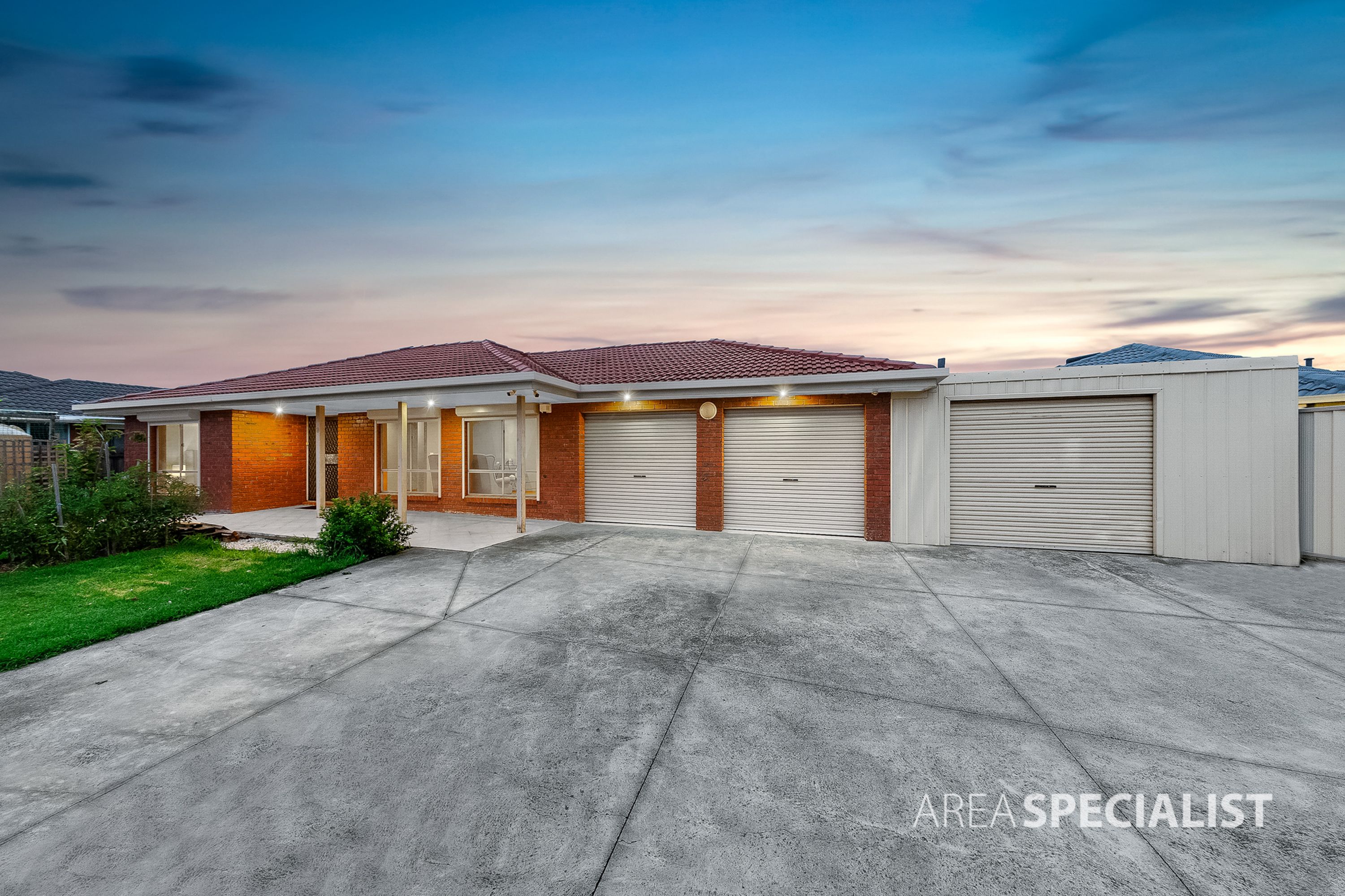 8 Stockwell Crescent, Keilor Downs VIC 3038, Keilor Downs - Thumbnail 2