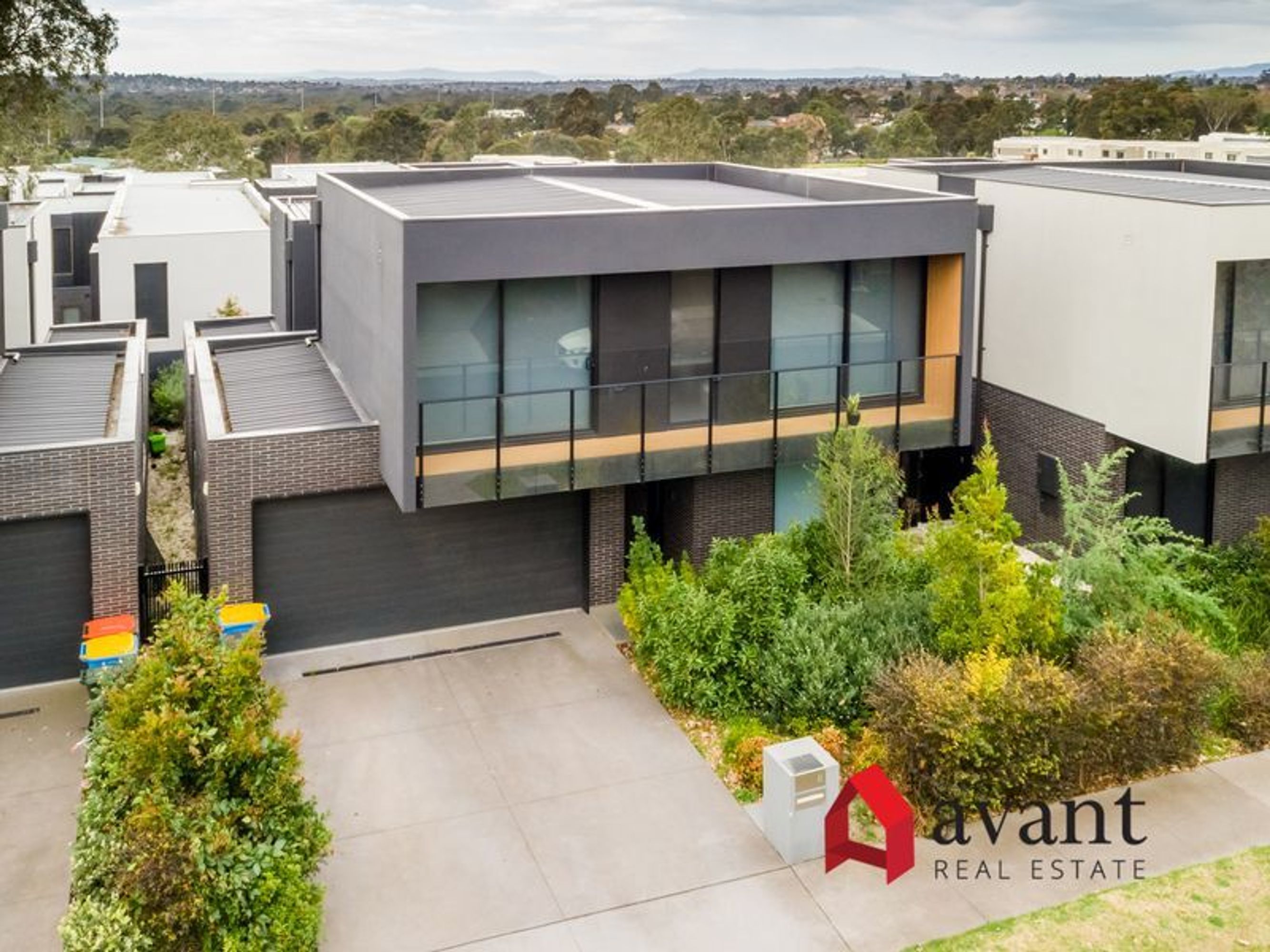 8 Lower Drive North, Kew - Thumbnail 2