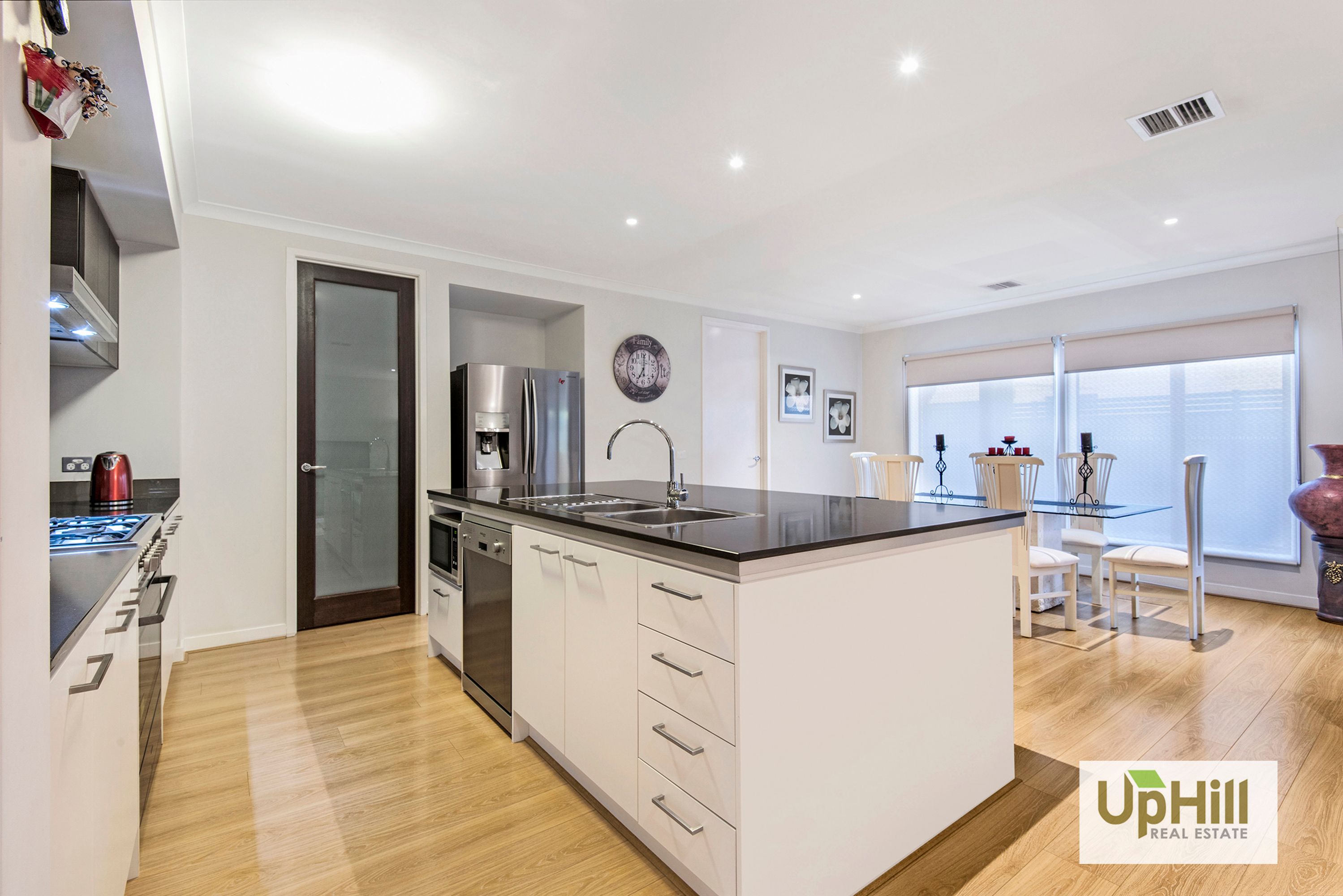 21 Lonarto Avenue, Clyde North - Thumbnail 8