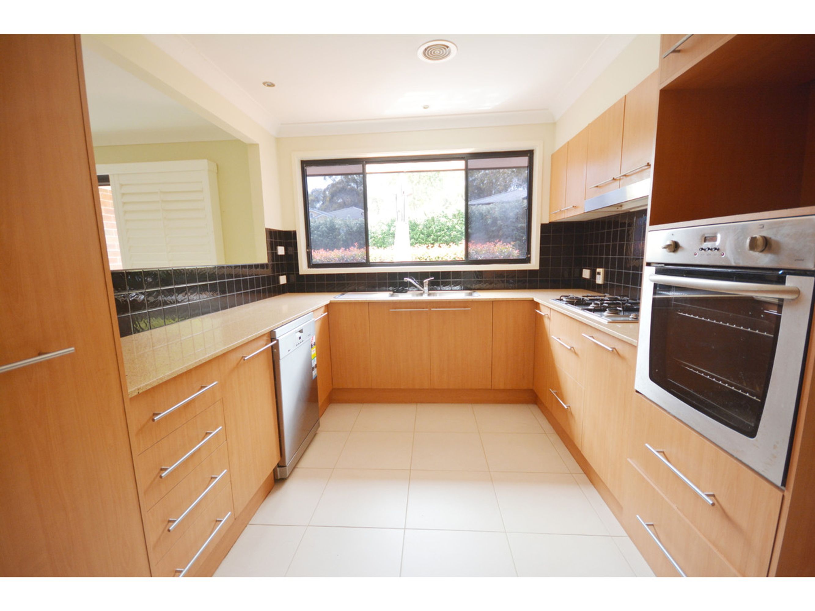 23 Seiberi Close, Blackheath - Thumbnail 4