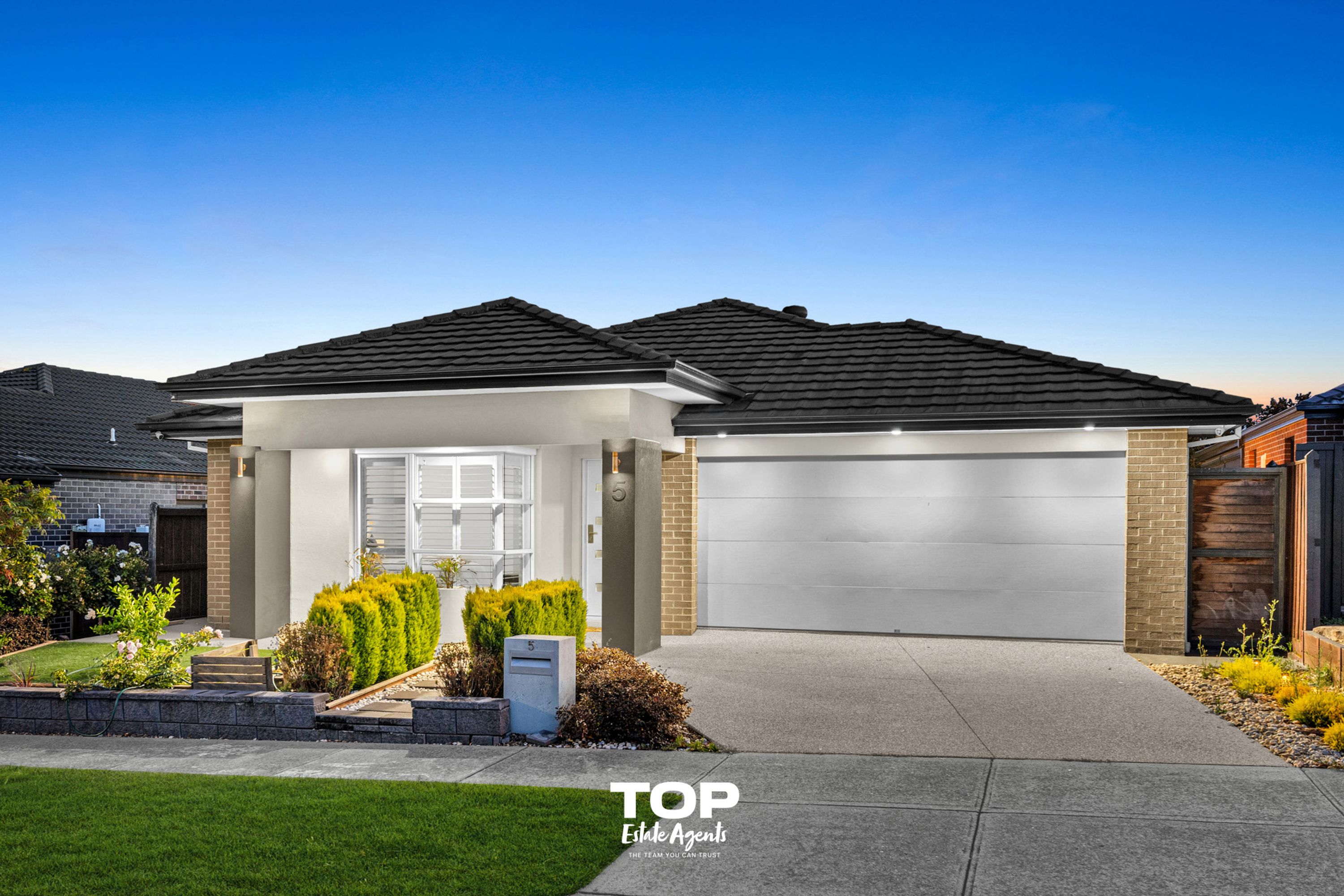 5 Randall Avenue, Clyde North - Thumbnail 2