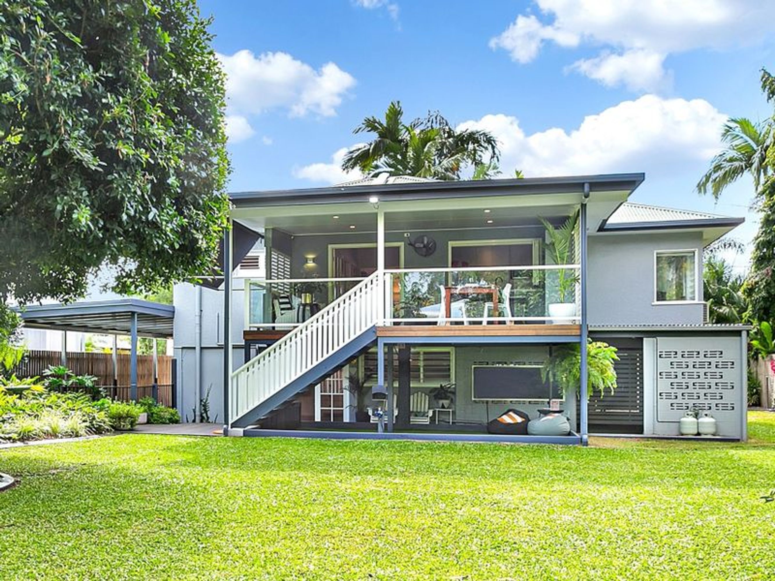 27 Chaplain Avenue, Manunda, QLD 4870, Manunda - Thumbnail 2