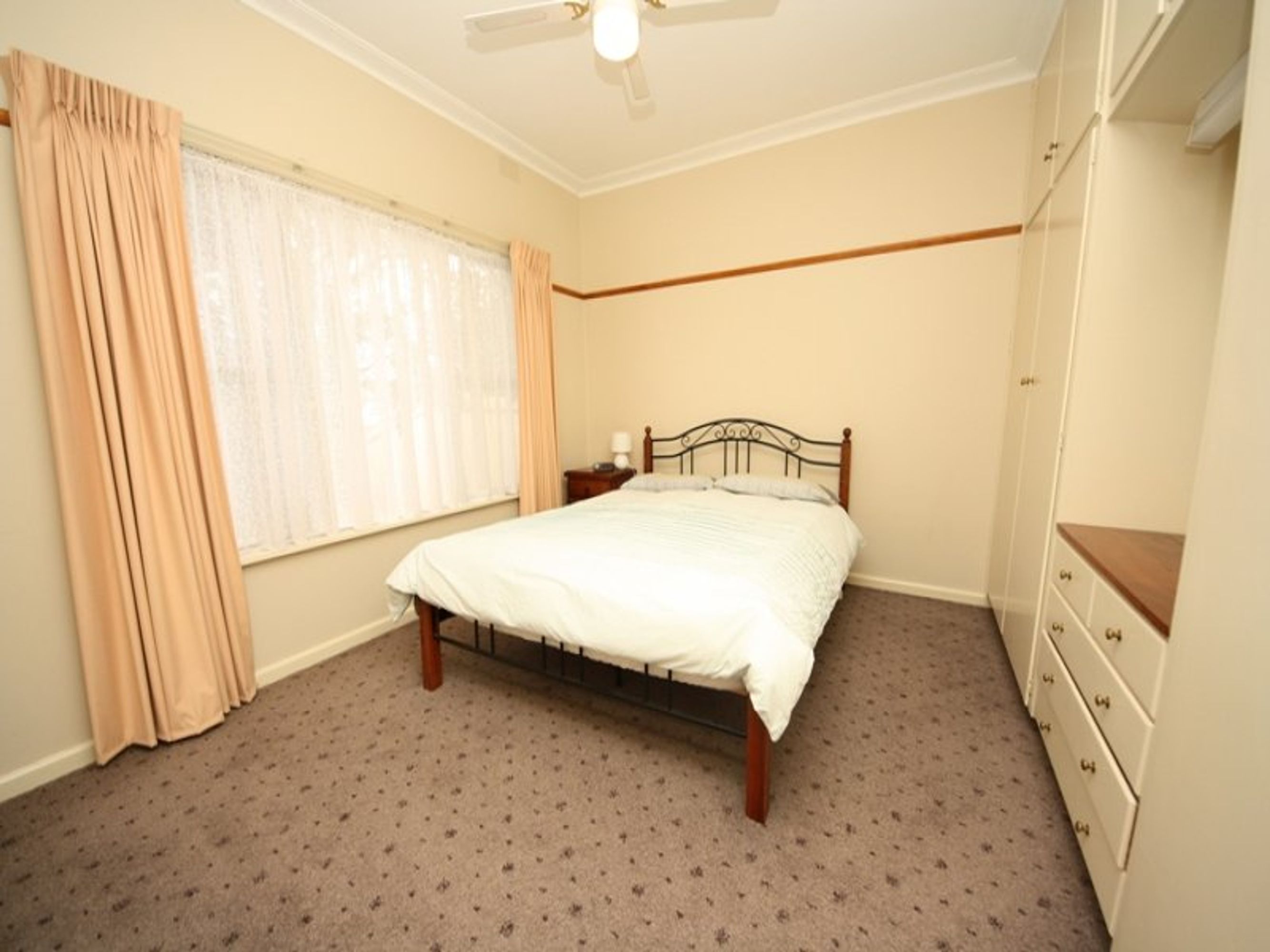 68 Edith Street, Horsham VIC 3400, Horsham - Thumbnail 2