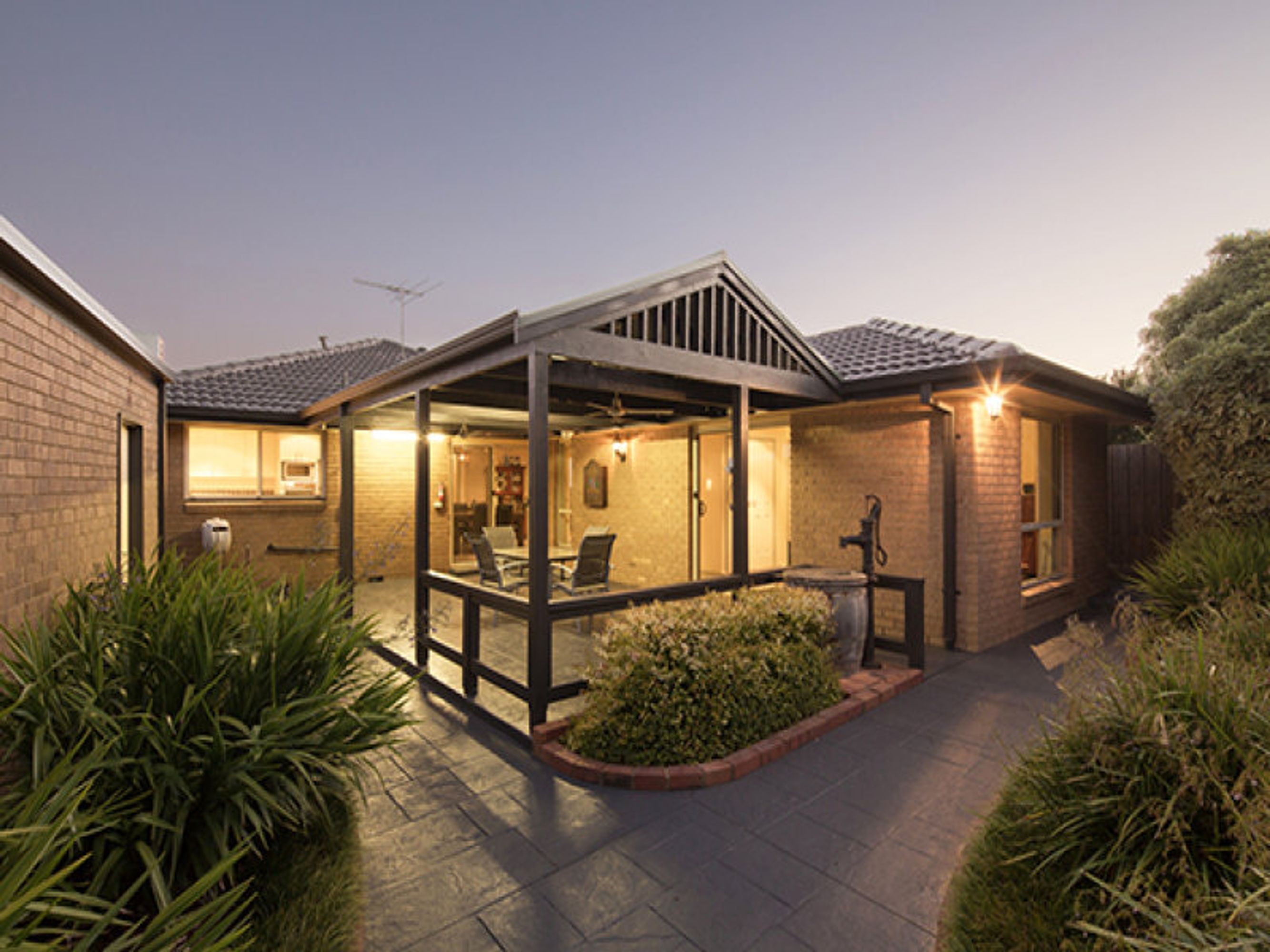 2 Taylor Court, Dandenong North - Thumbnail 2