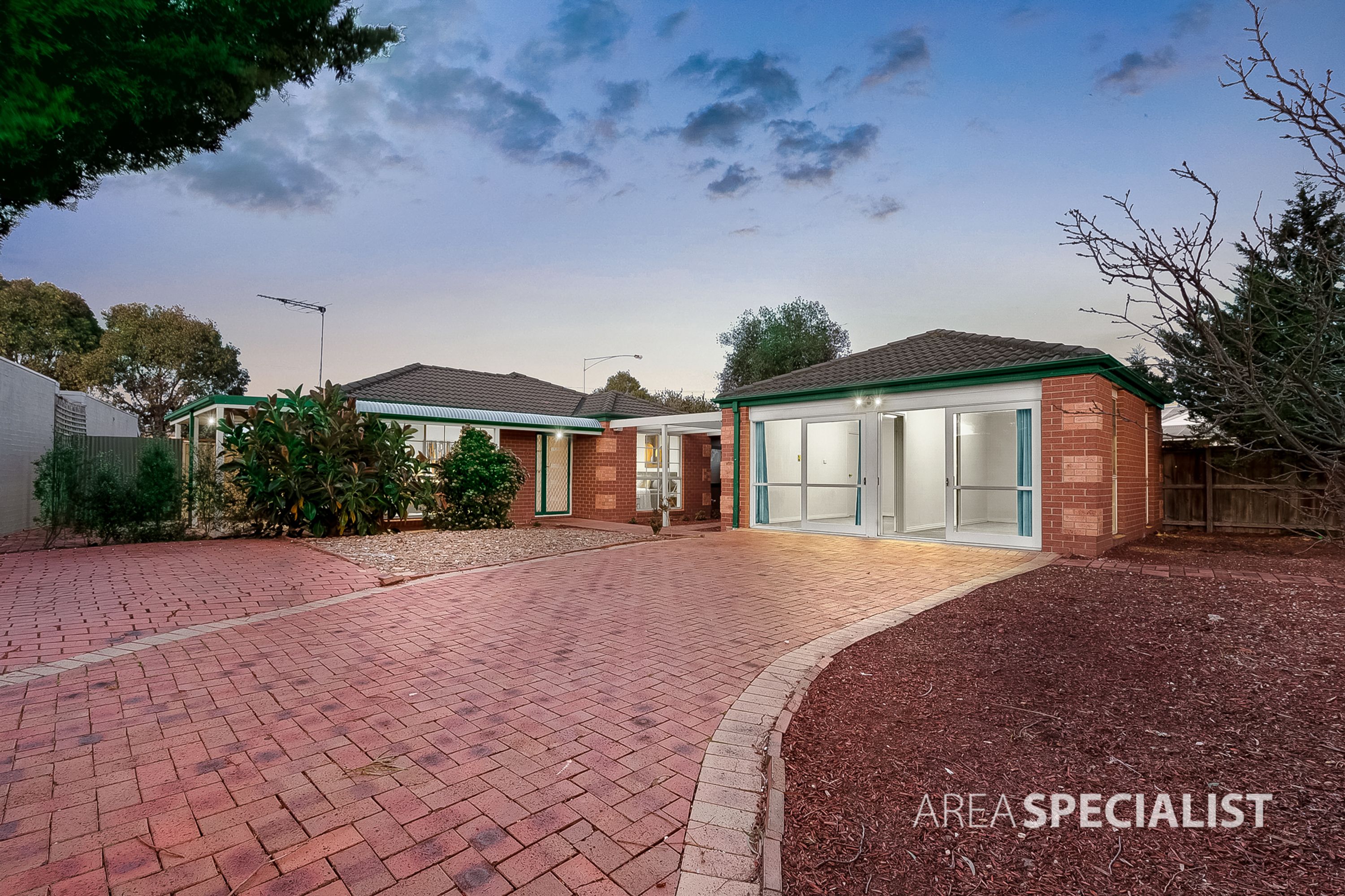 17 Thistle Court, Delahey VIC 3037, Delahey - Thumbnail 2