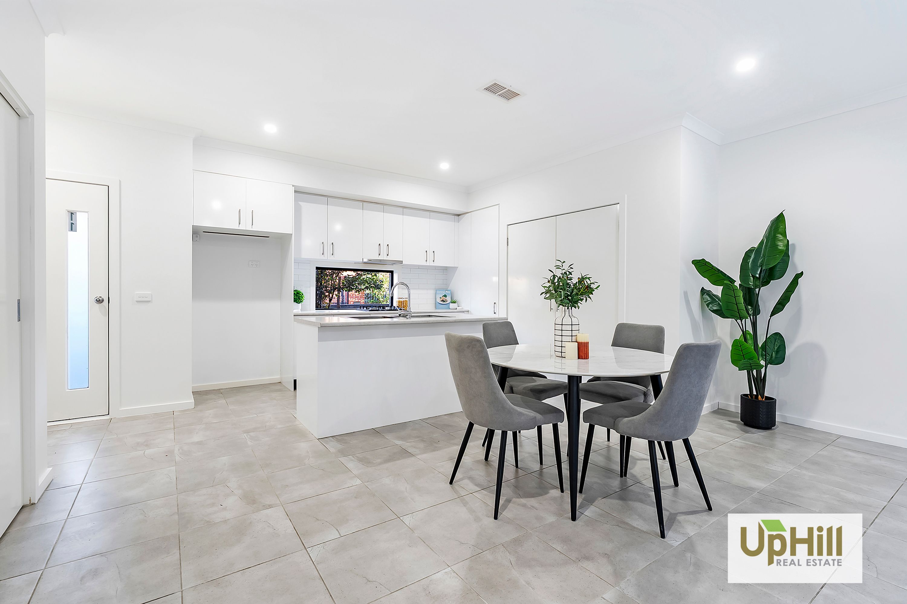 11 Valrena Way, Pakenham - Thumbnail 3