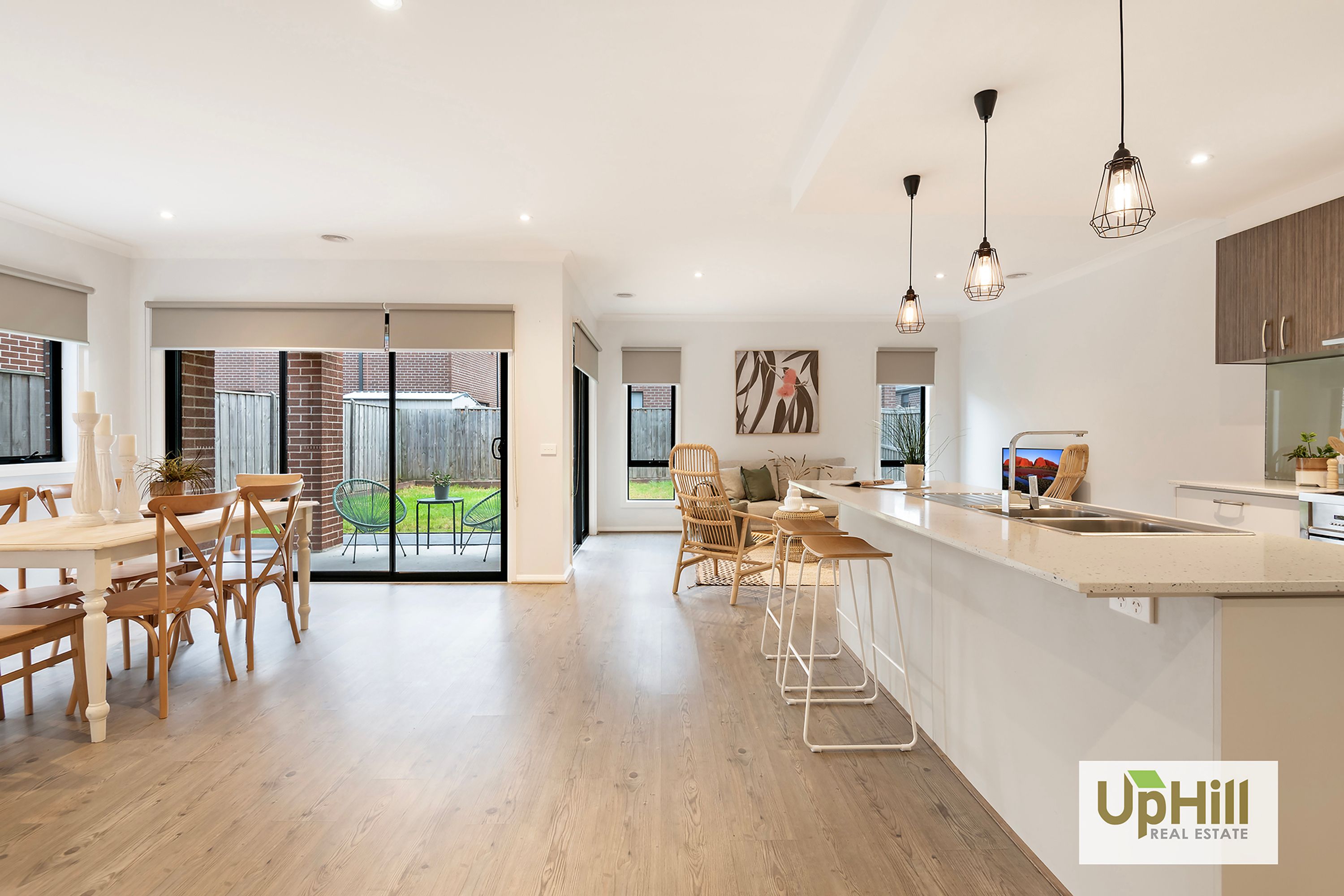 16 Pitfield Avenue, Cranbourne East - Thumbnail 5