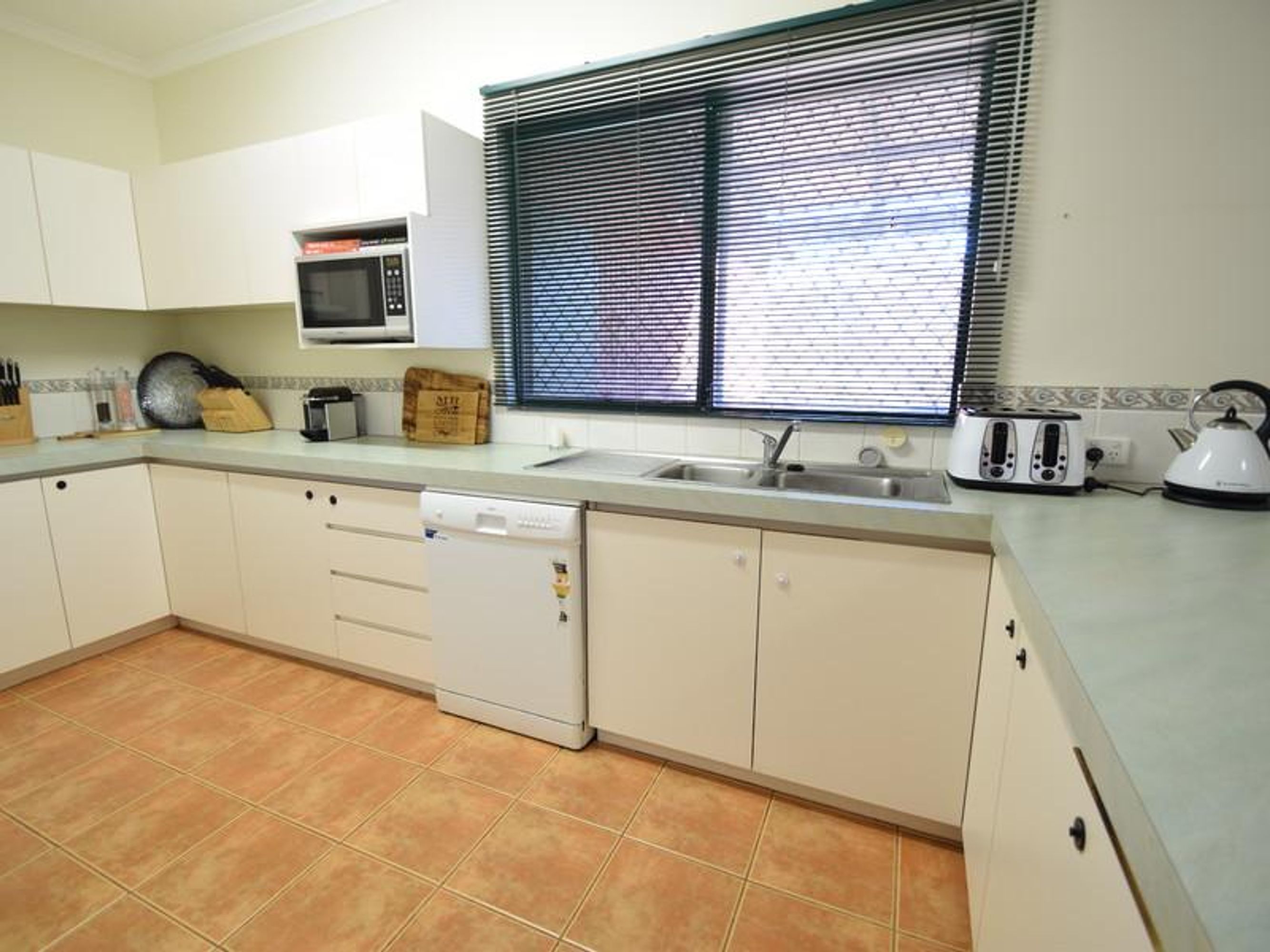 14 Cockatoo Court, South Hedland, South Hedland - Thumbnail 3