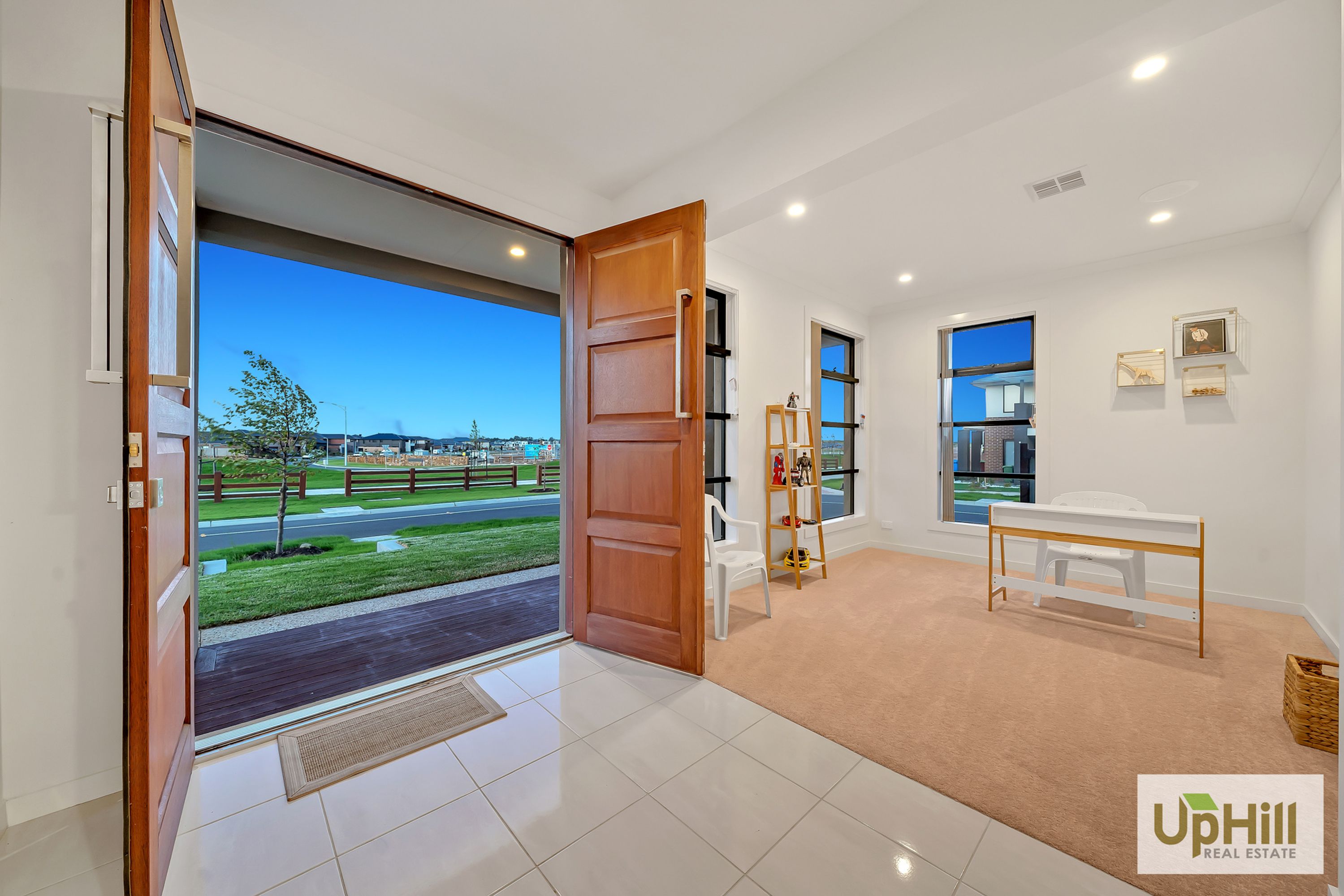 16 LANCELOT AVENUE, Clyde - Thumbnail 3