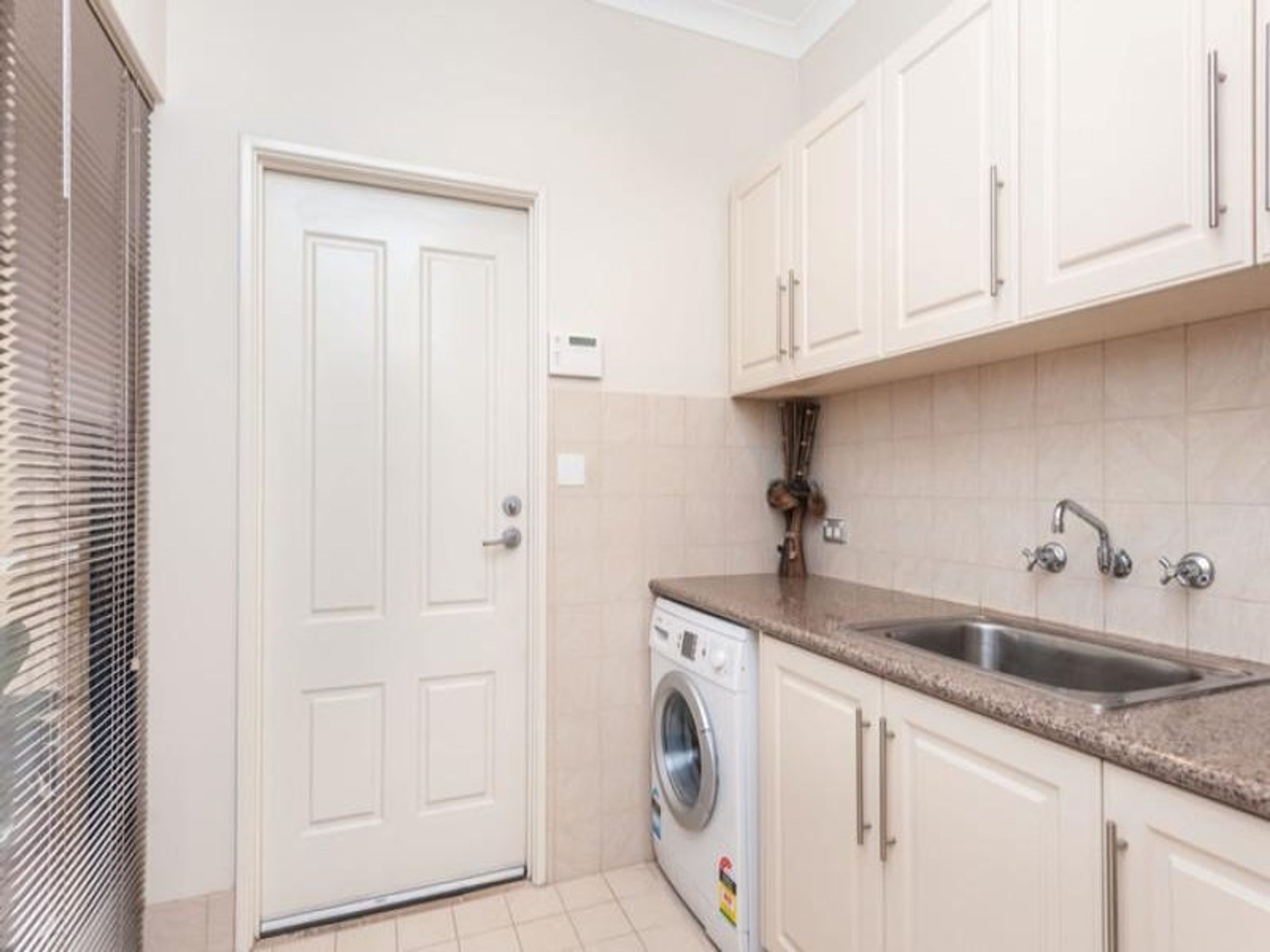 38B Kembla Circle, Madeley - Thumbnail 8