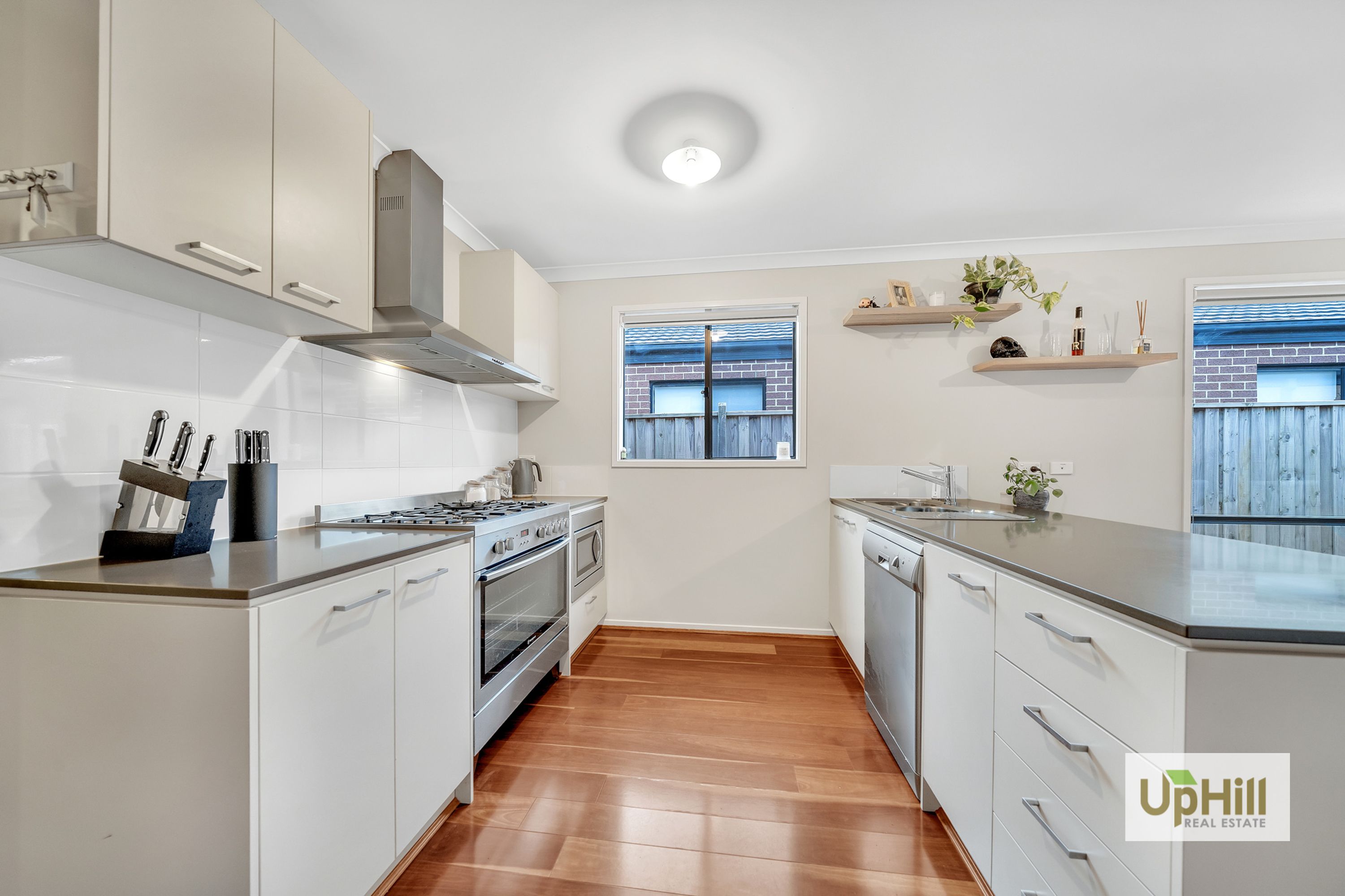 8 Loddon Place, Clyde North - Thumbnail 4
