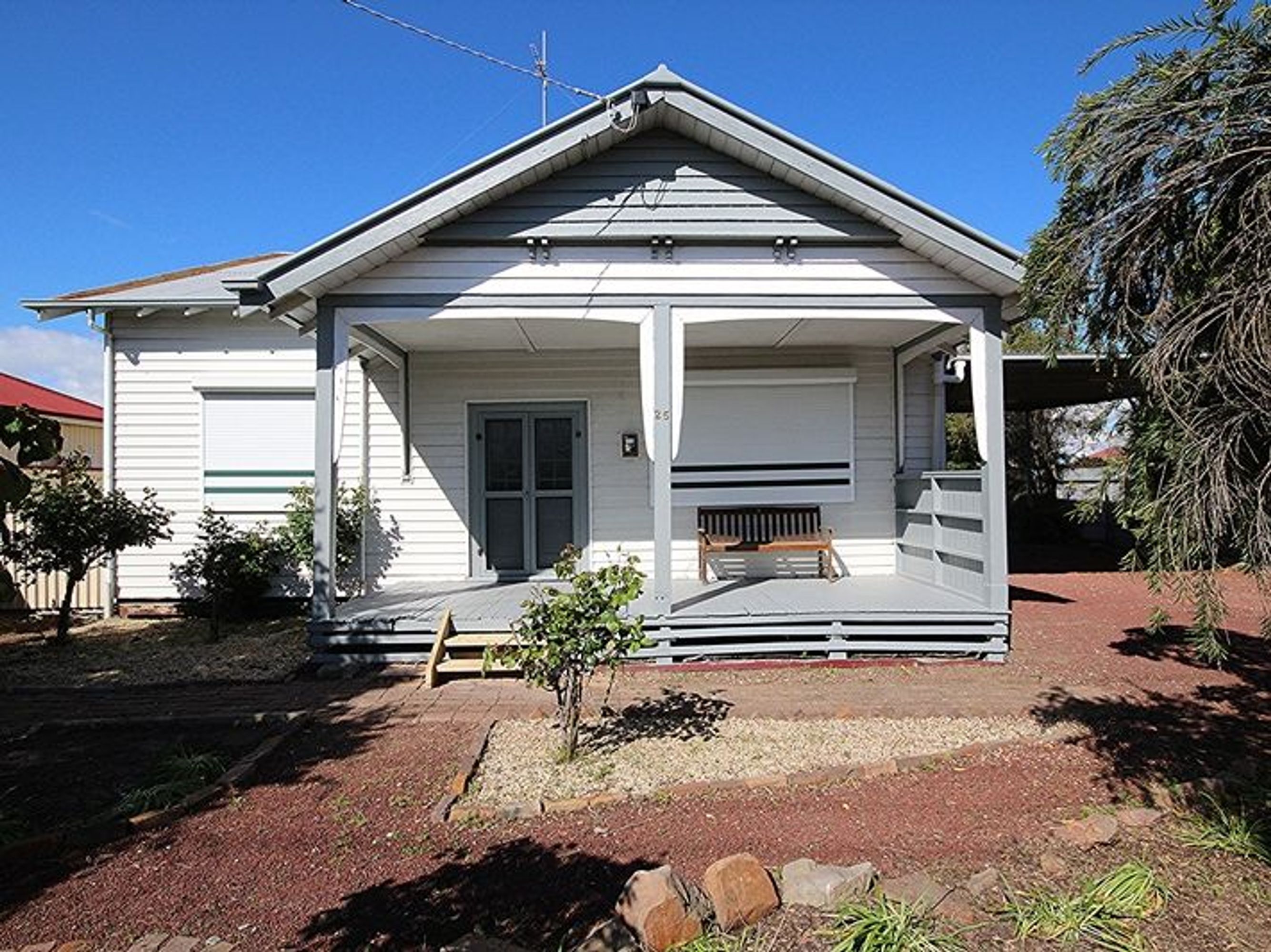 25 Stawell Road, Horsham VIC 3400