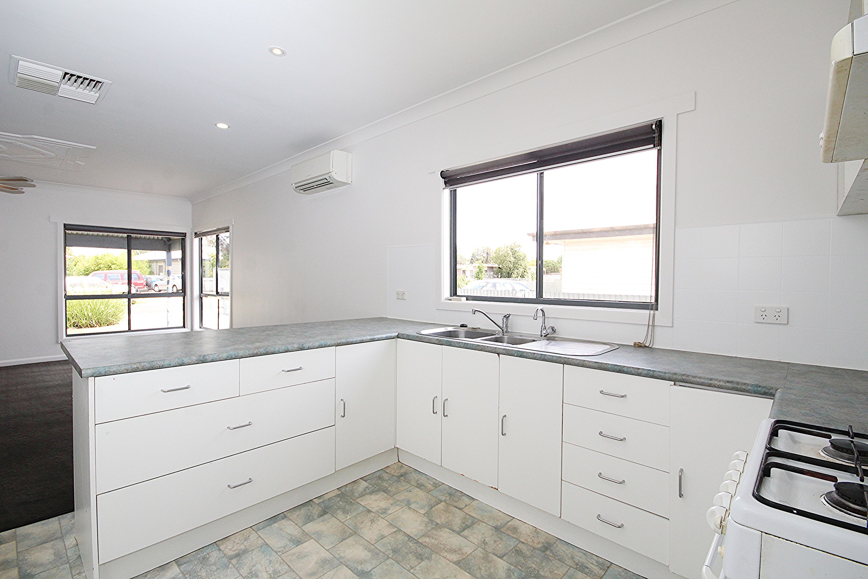 30 Valentine Avenue, Horsham VIC 3400, Horsham - Thumbnail 5
