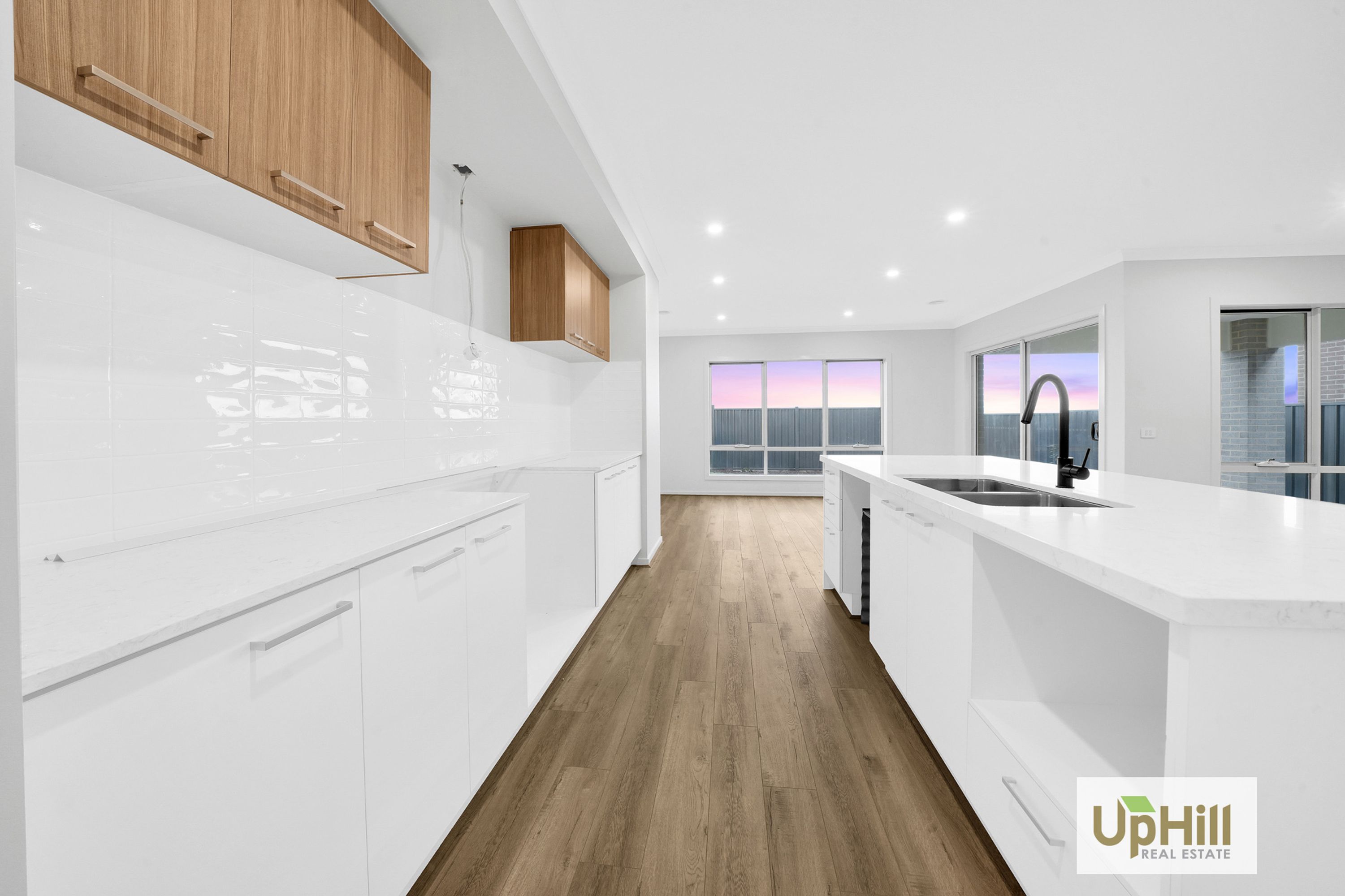 22 Newbolt Parade, Clyde North - Thumbnail 5