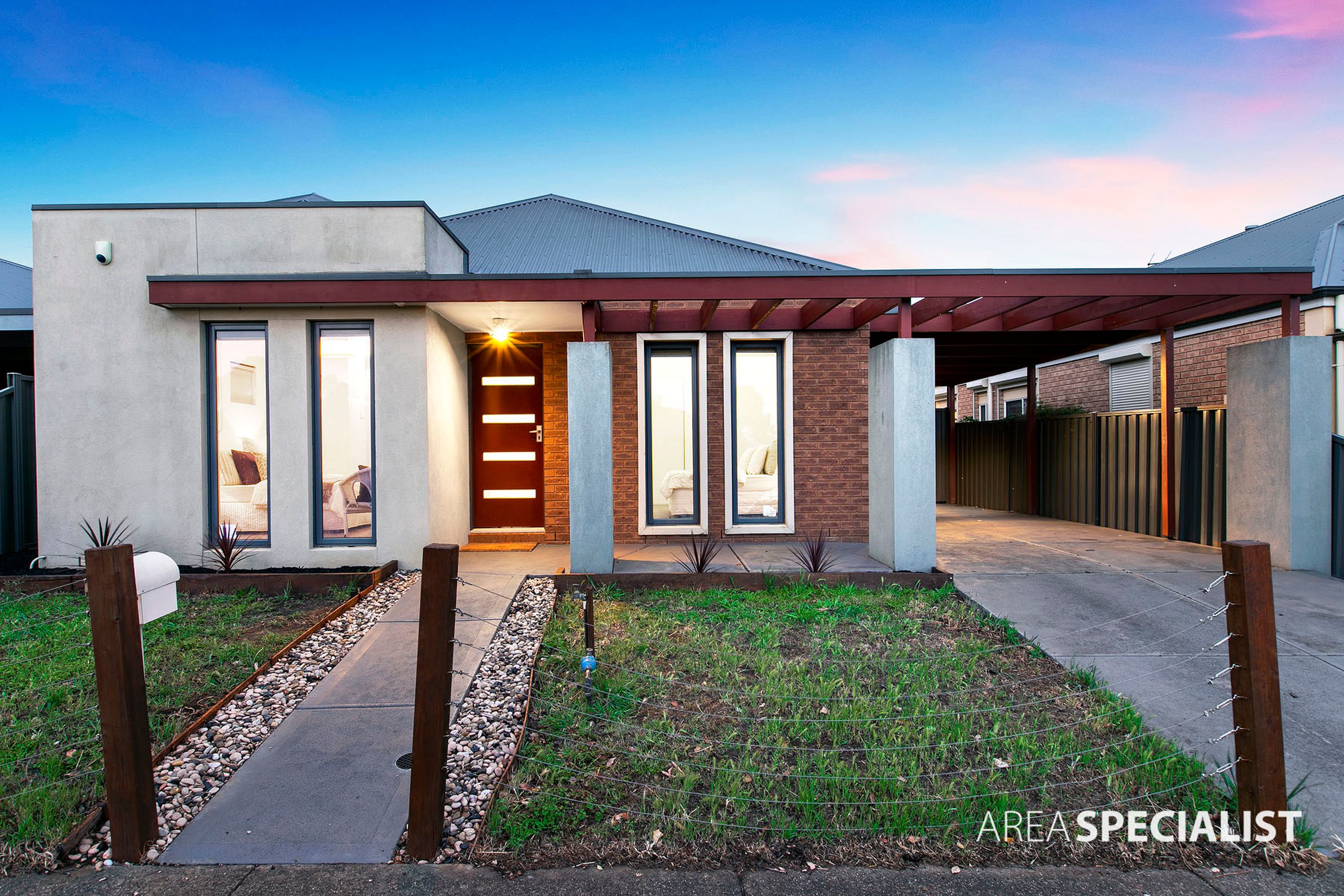 14 Coburn Way, Caroline Springs VIC 3023, Caroline Springs - Thumbnail 2