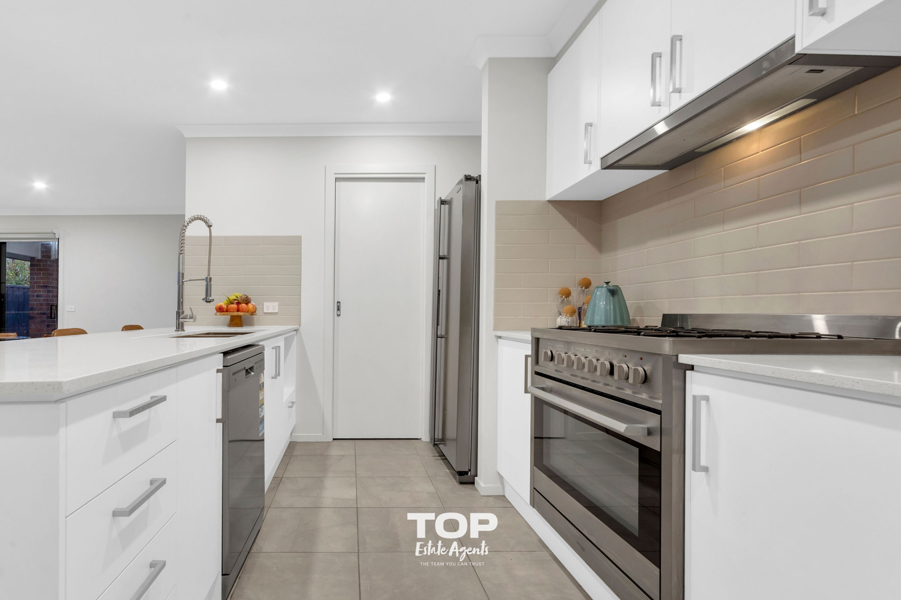 67 Guineas Street, Cranbourne East - Thumbnail 6