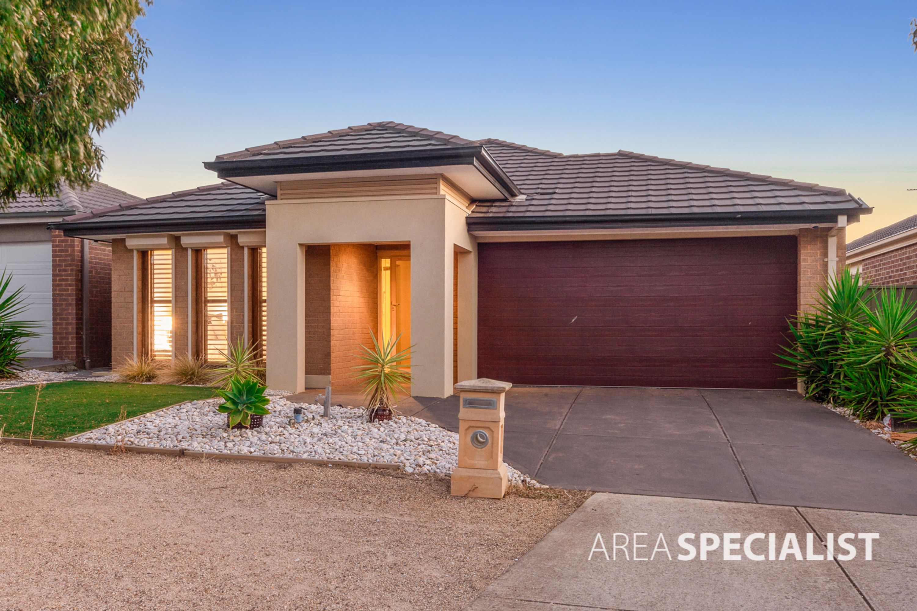 36 Dahlia Drive, Caroline Springs VIC 3023, Caroline Springs - Thumbnail 3