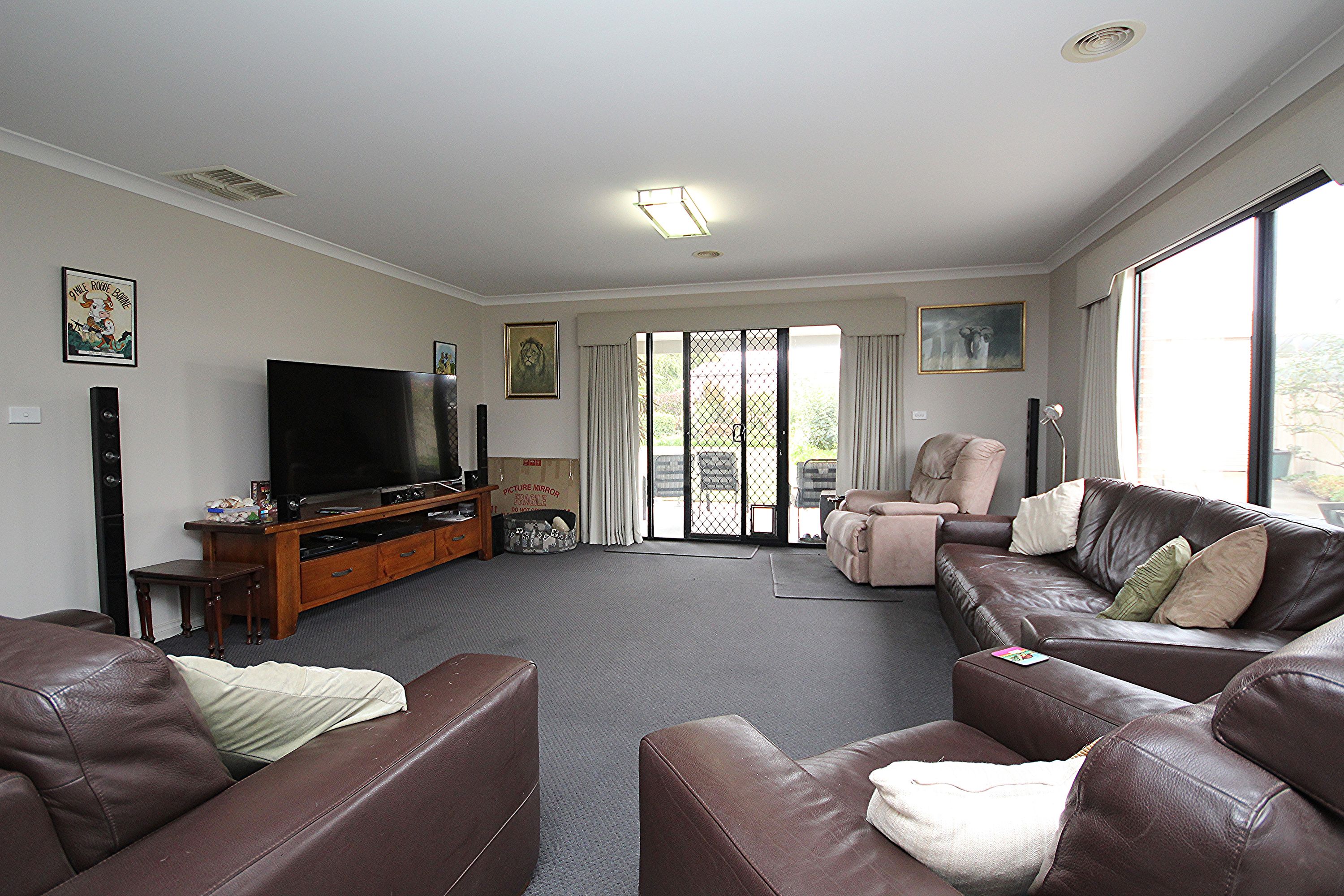 72 McTavish Boulevard, Horsham, VIC 3400, Horsham - Thumbnail 3