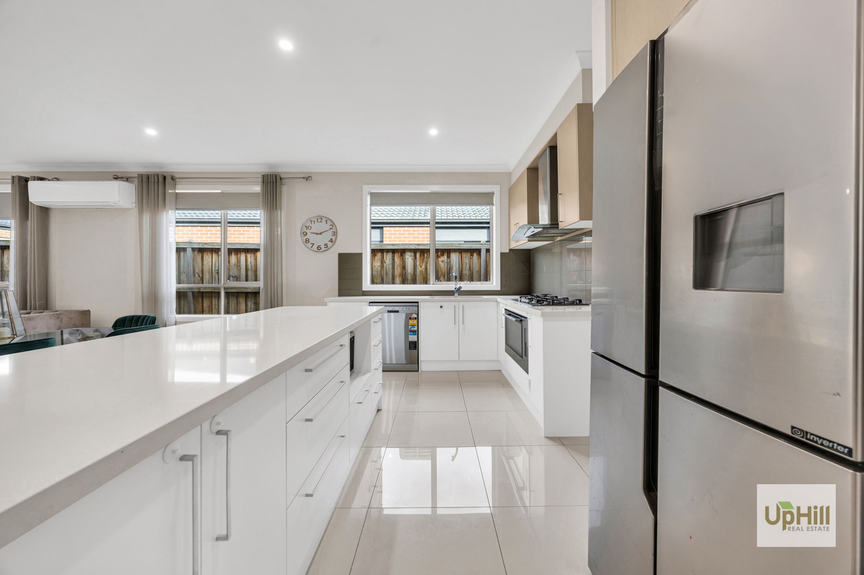 8 Corroborree street, Clyde North - Thumbnail 4