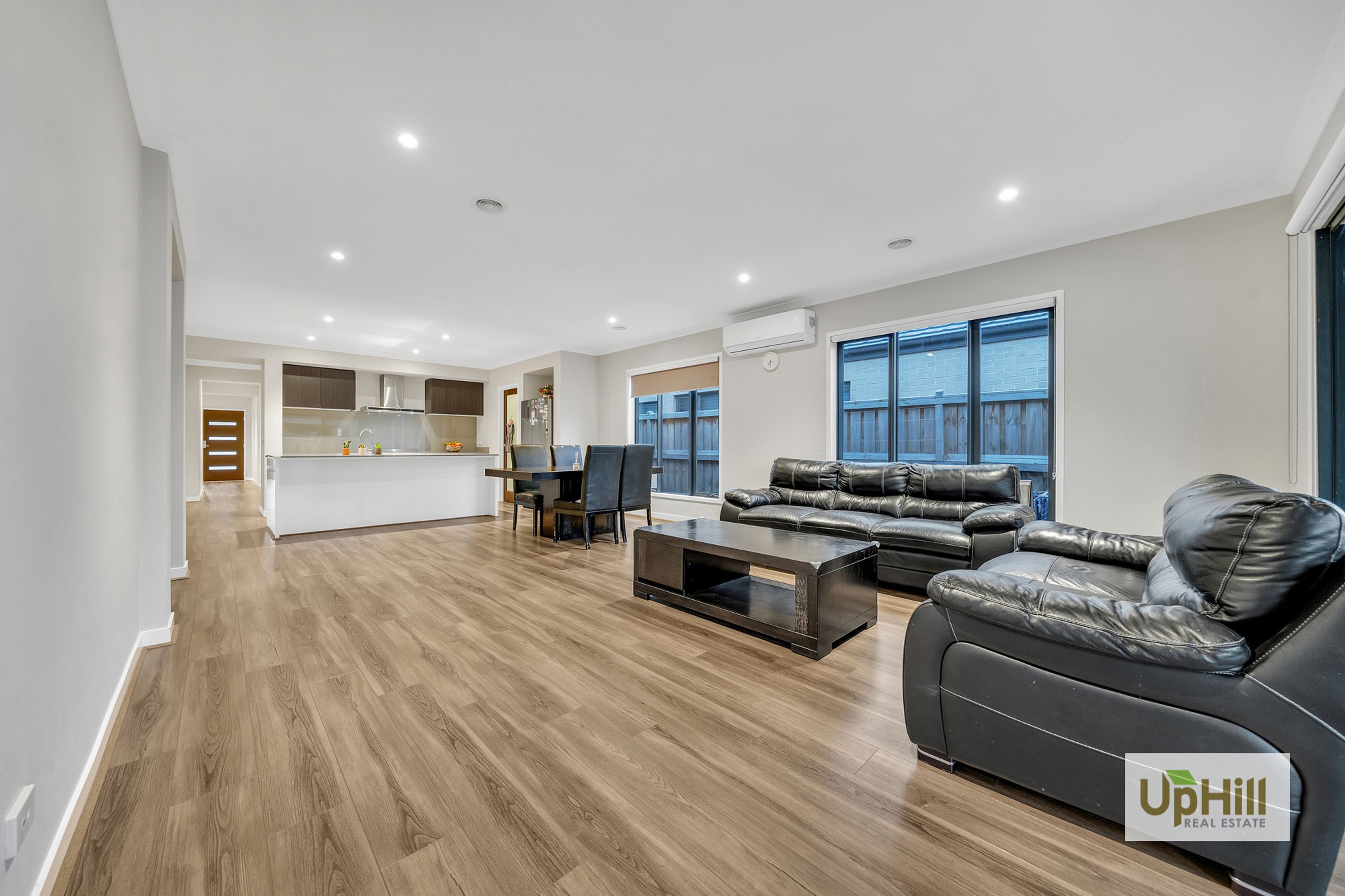 12 Ritchie Drive, Clyde North - Thumbnail 8