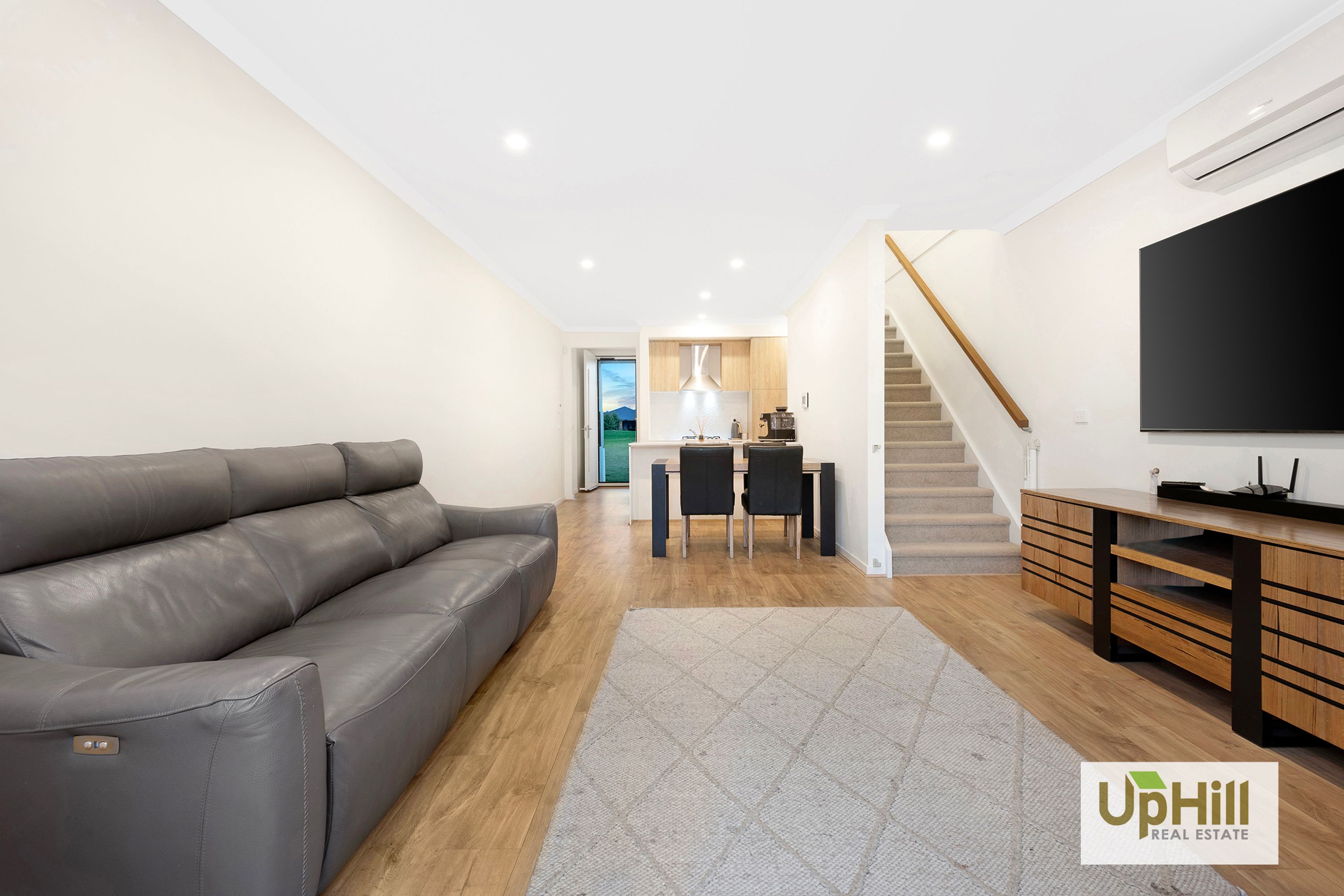 8 Hacienda Lane, Clyde North - Thumbnail 7