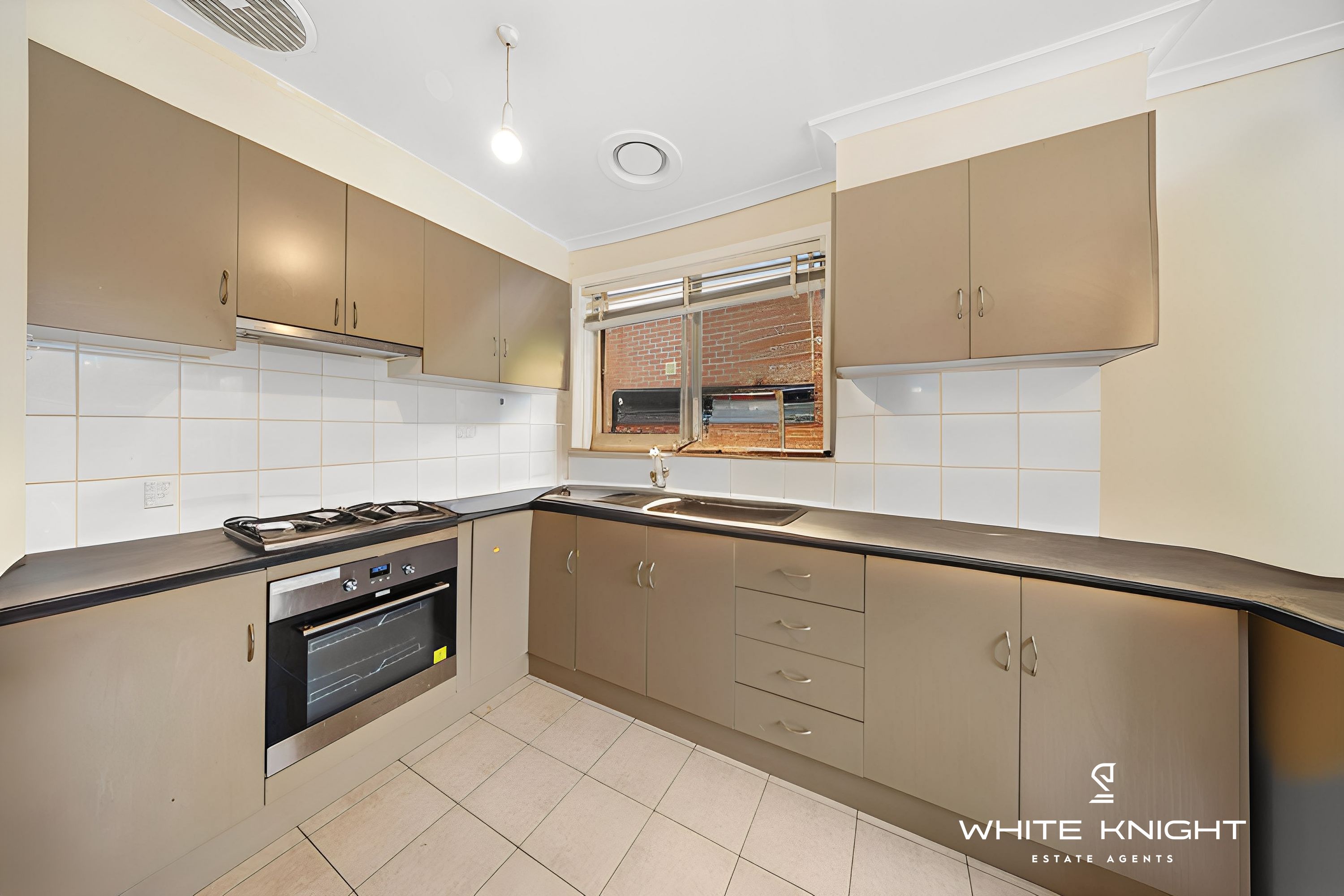 17 Stradbroke Drive, St Albans VIC 3021, St Albans - Thumbnail 7