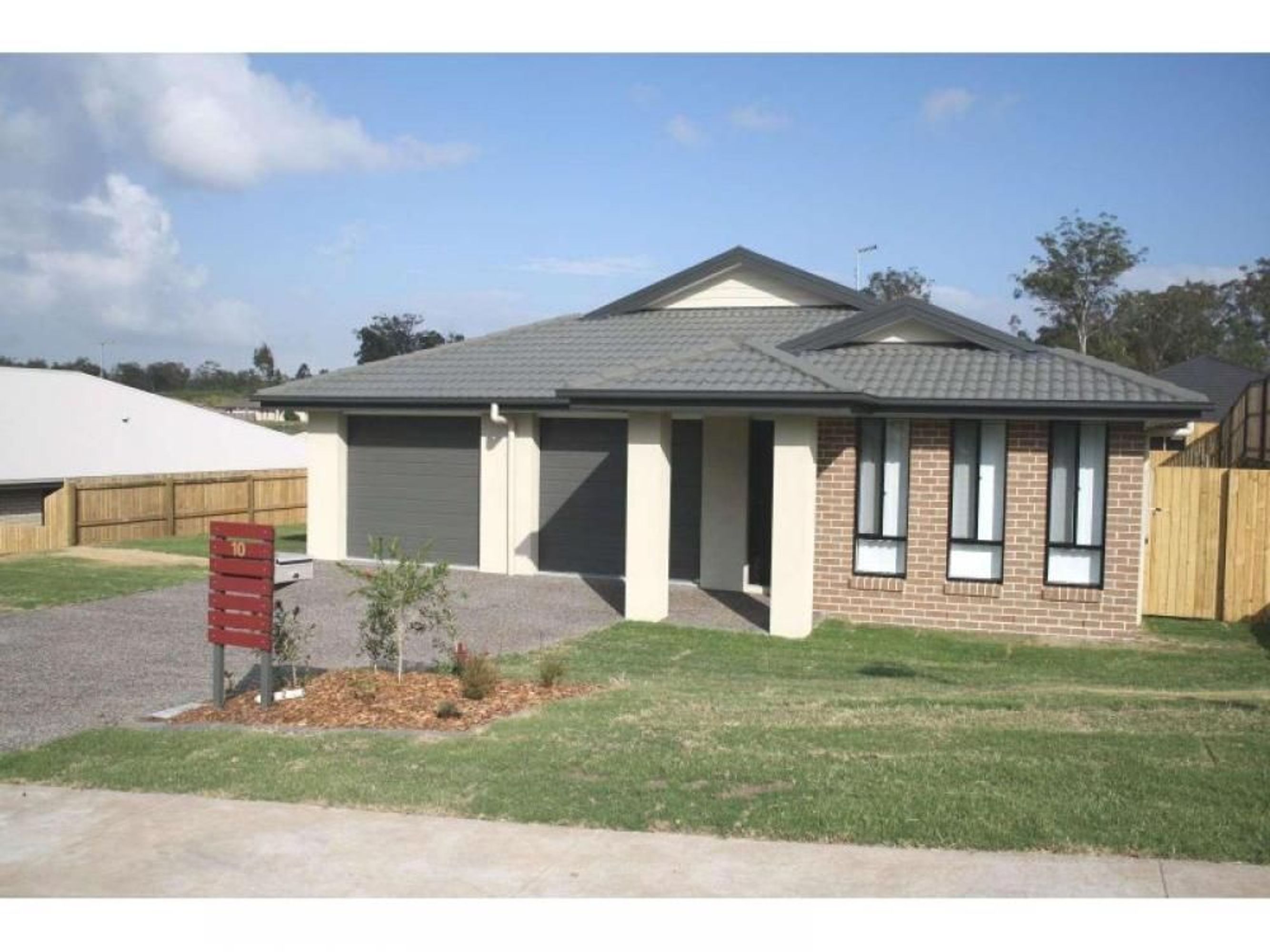 1/10 Joyce Street