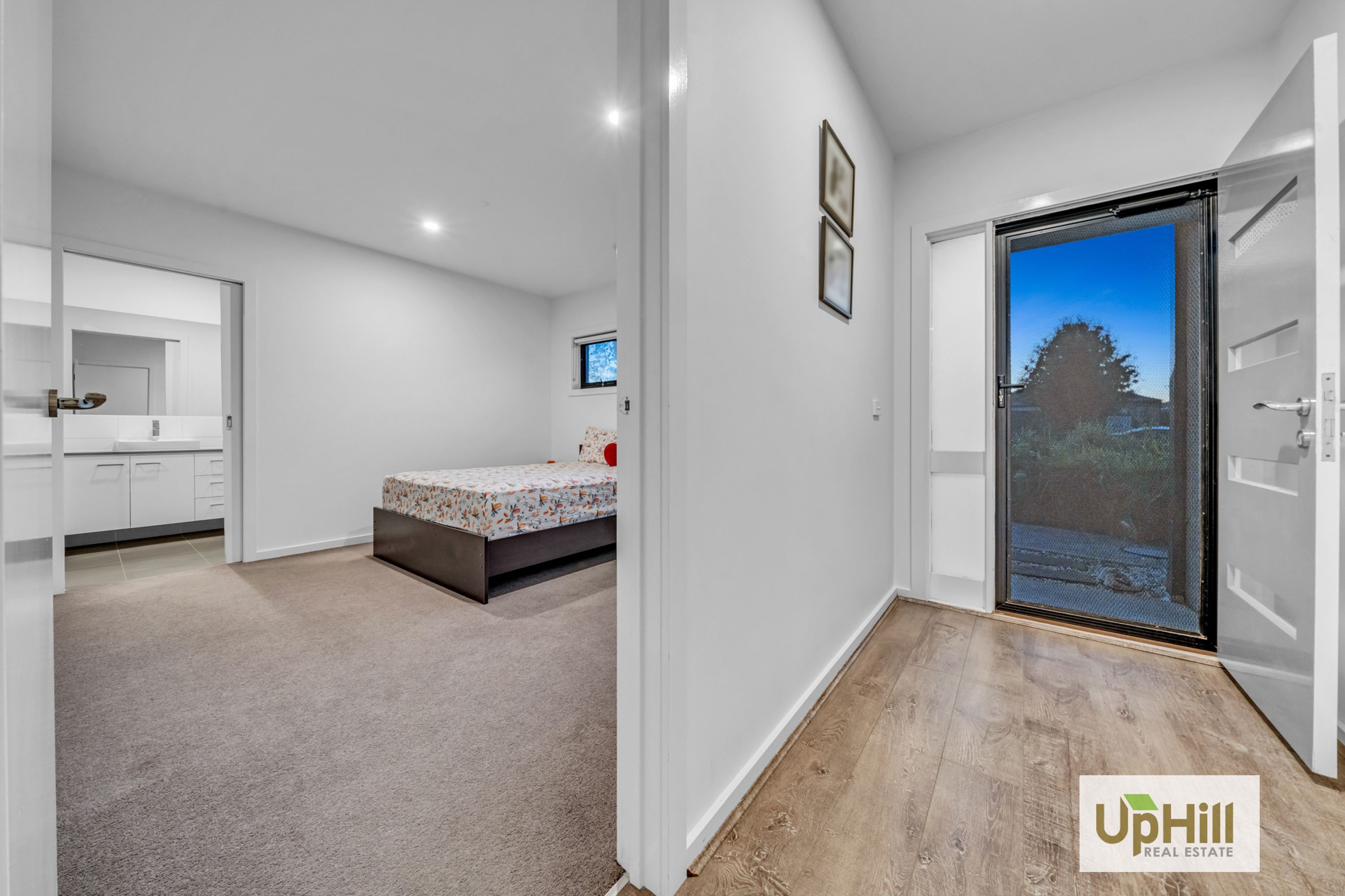 12 Montevideo Lane, Clyde North - Thumbnail 2