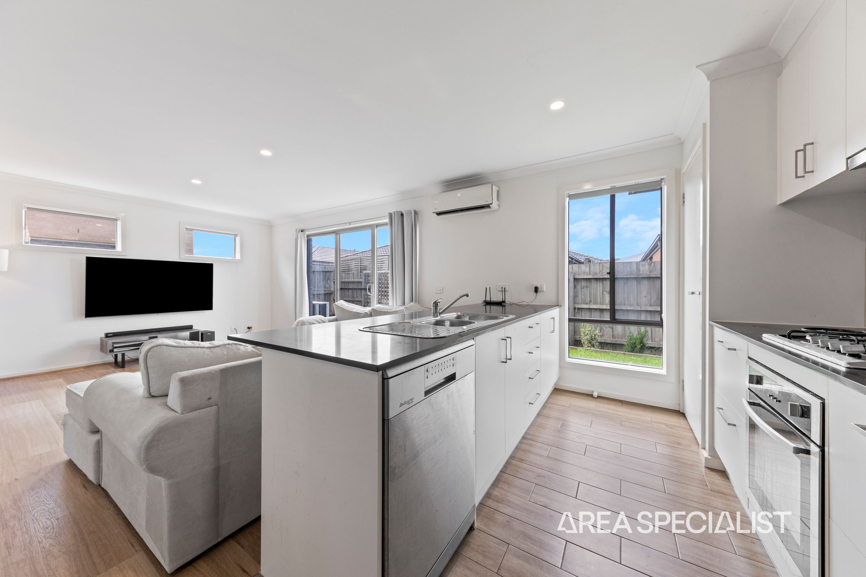 10 Nemo Street, Pakenham - Thumbnail 3